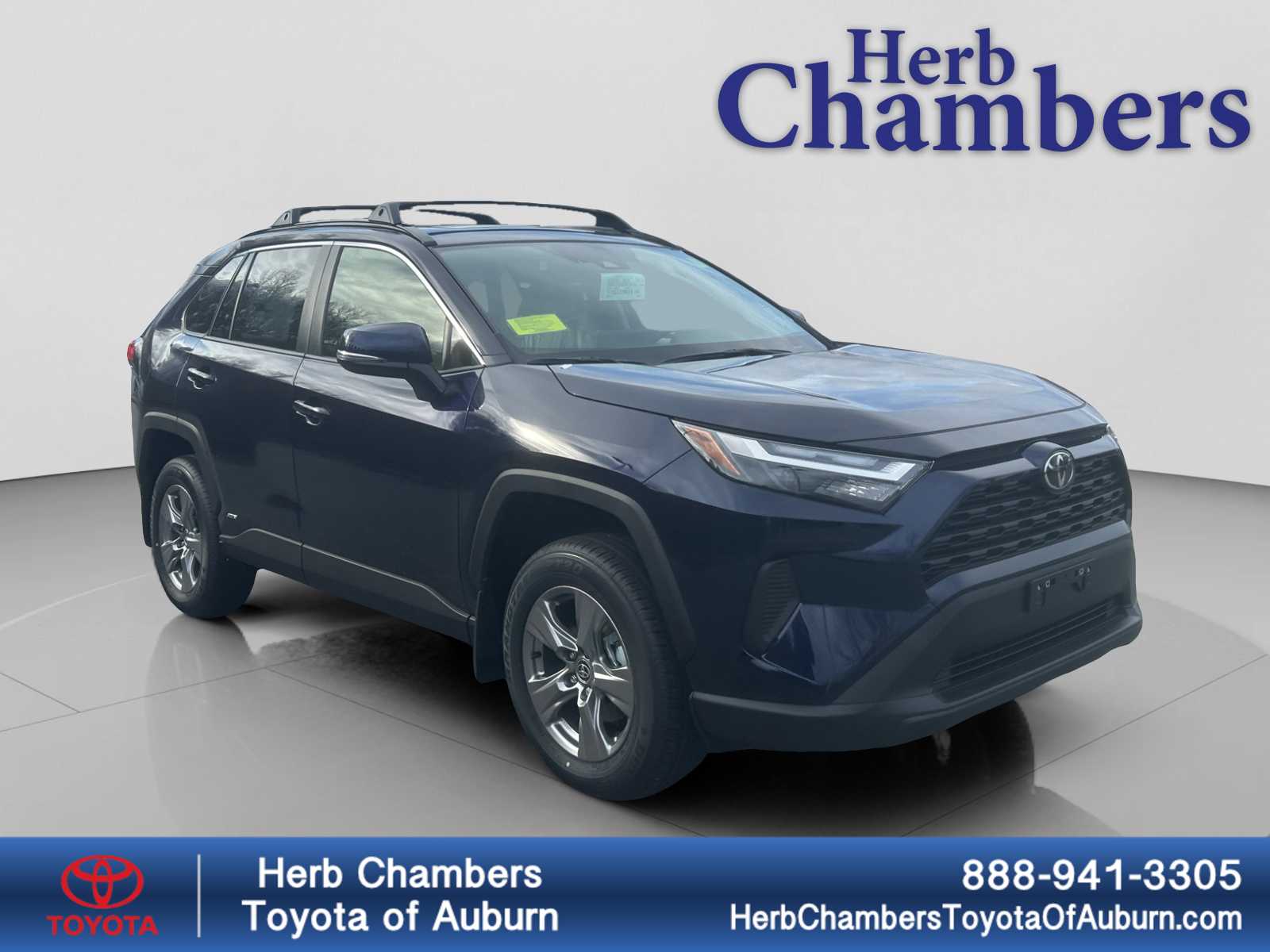 2025 Toyota RAV4 XLE's photo