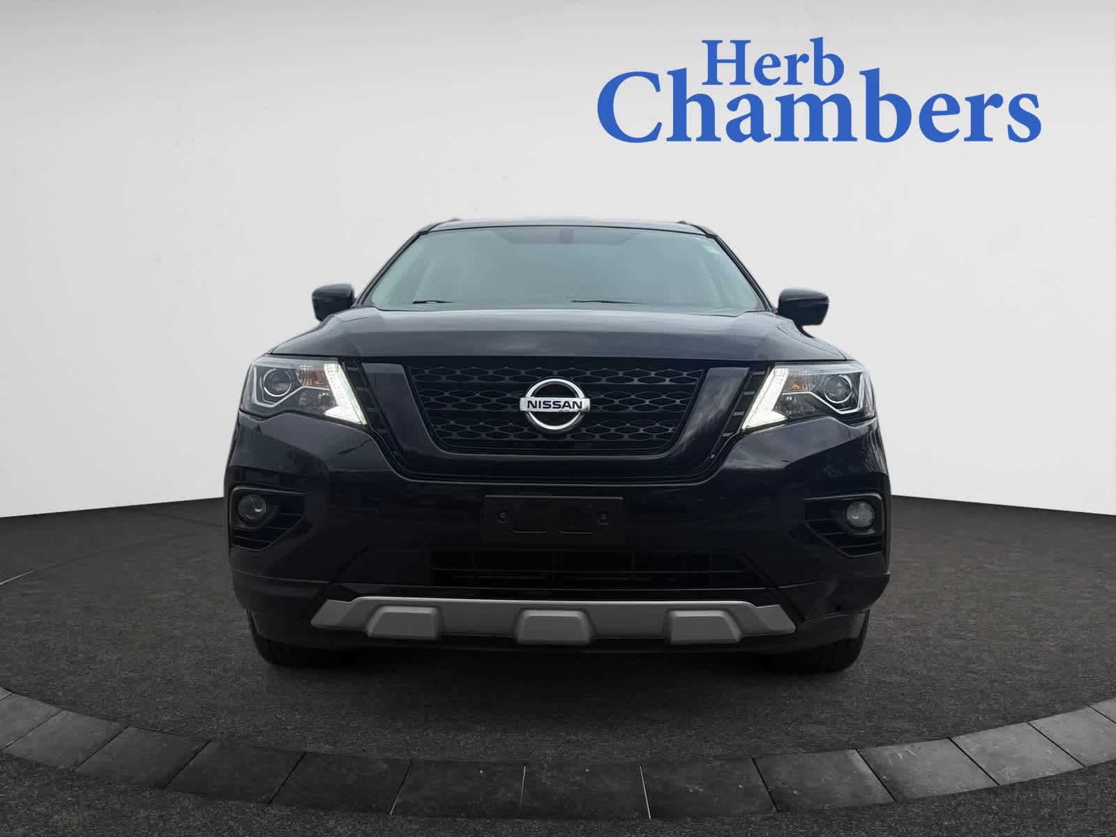 2019 Nissan Pathfinder SL photo 2