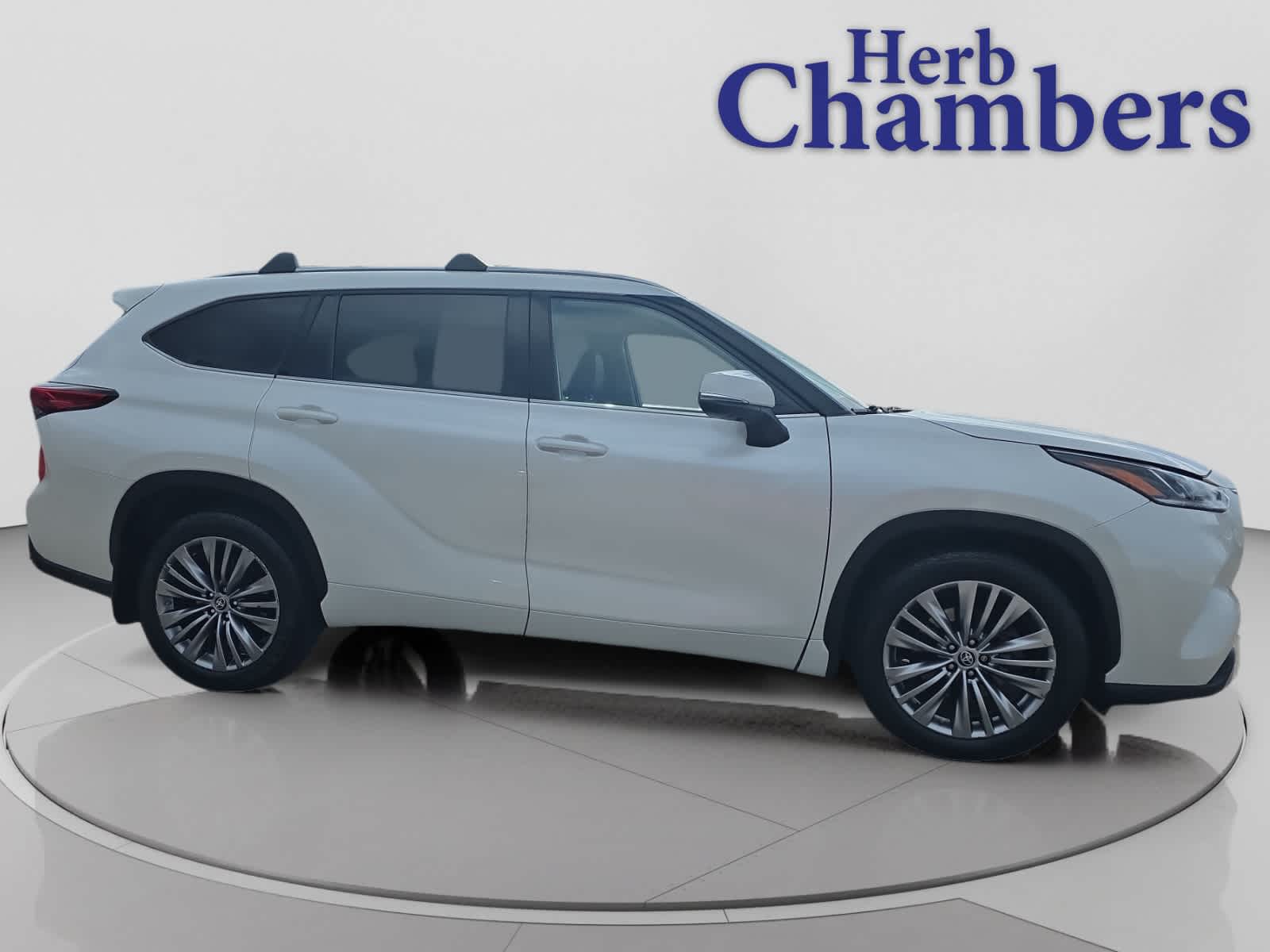 used 2021 Toyota Highlander car, priced at $42,998