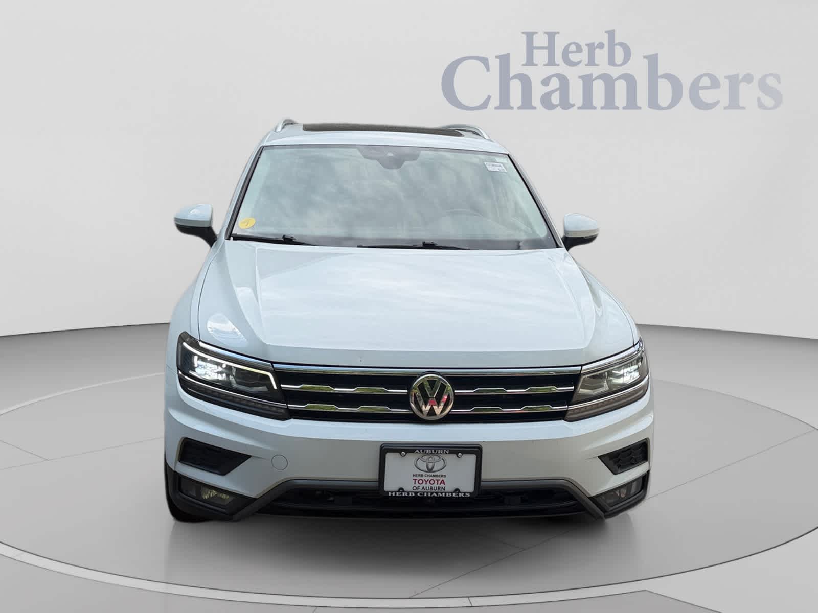 Used 2018 Volkswagen Tiguan SEL Premium with VIN 3VV4B7AX8JM004345 for sale in Lynnfield, MA