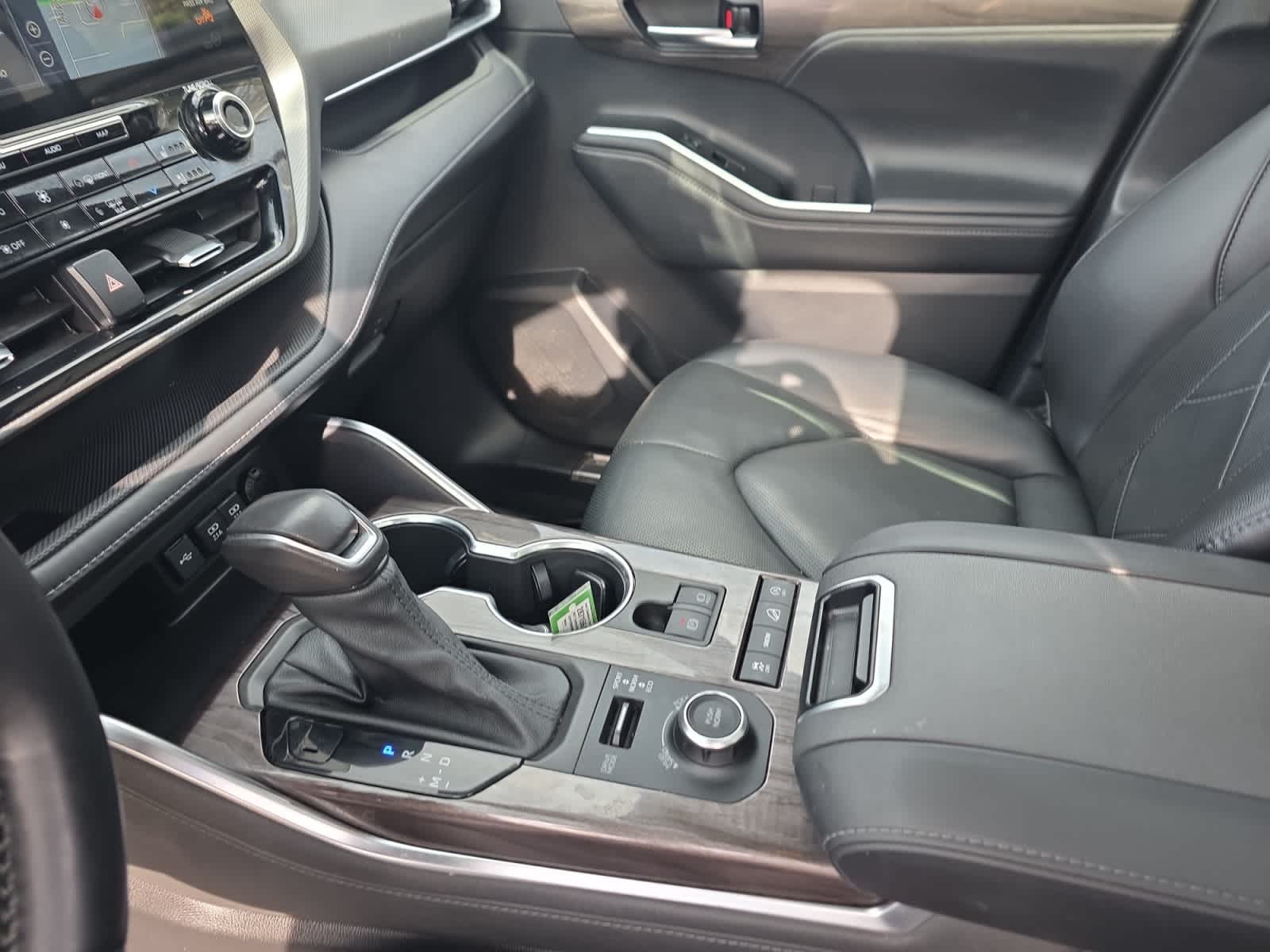 used 2021 Toyota Highlander car, priced at $42,998