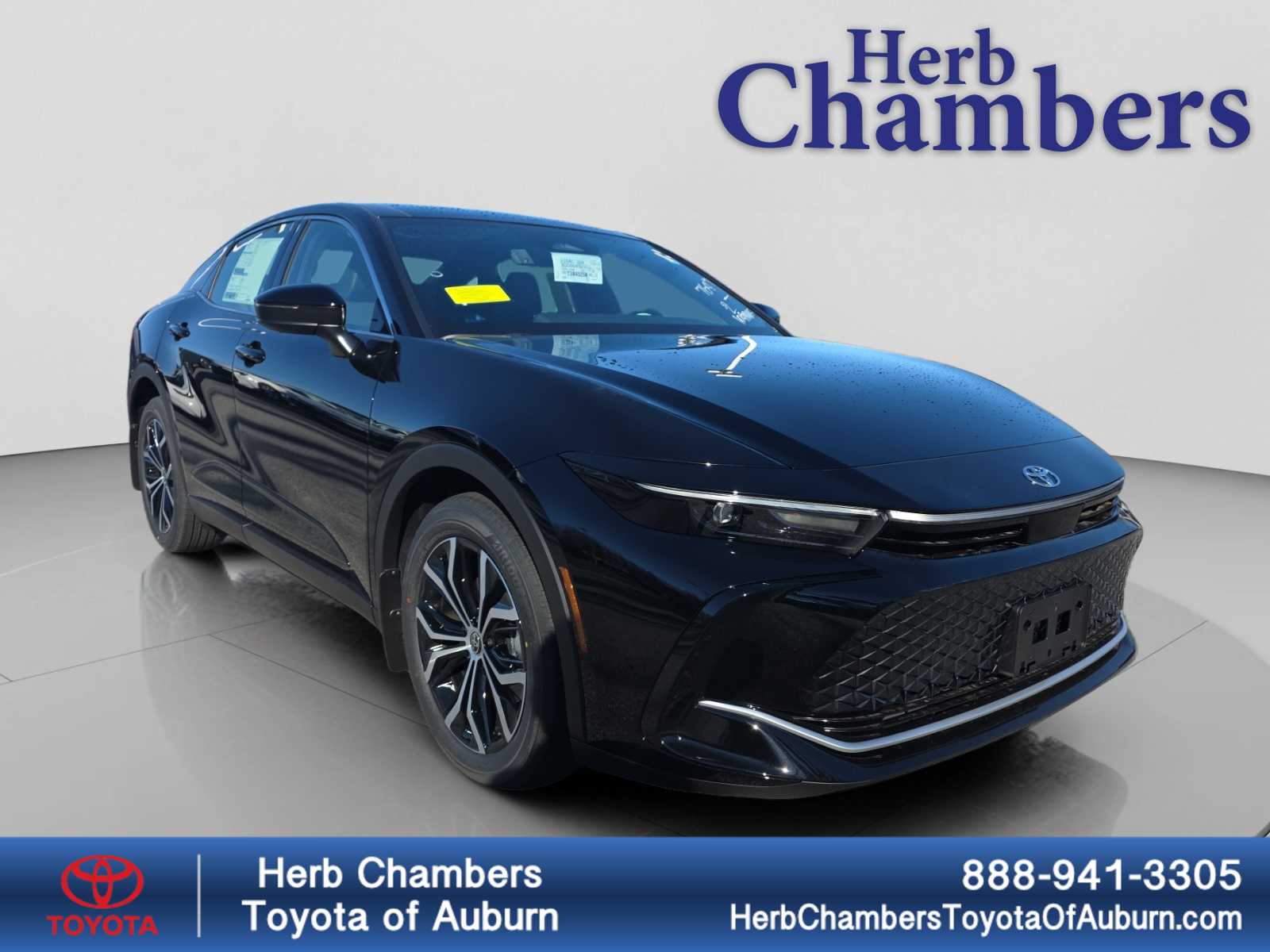 2026 Toyota Crown XLE's photo