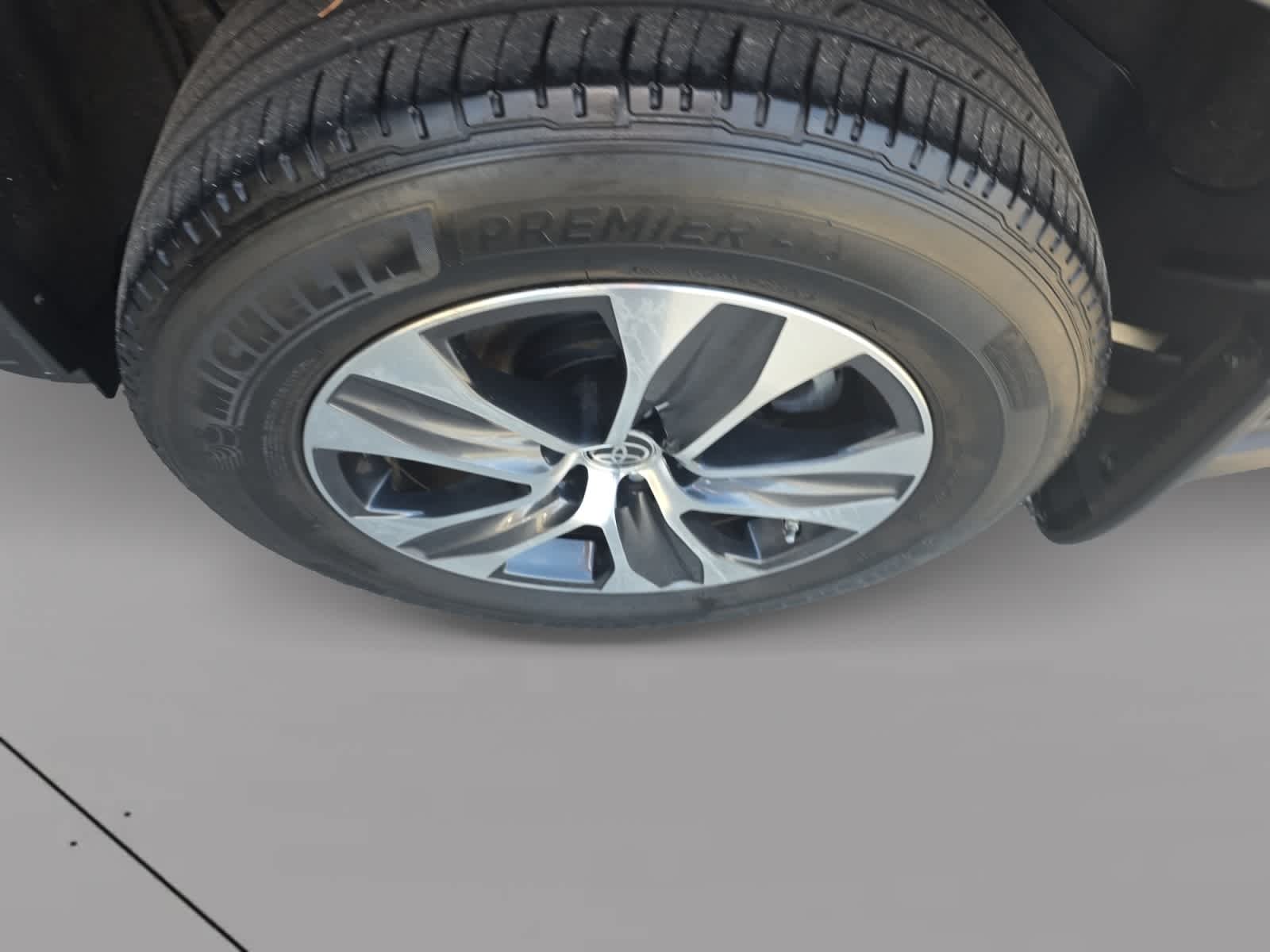 used 2023 Toyota Highlander car, priced at $39,998