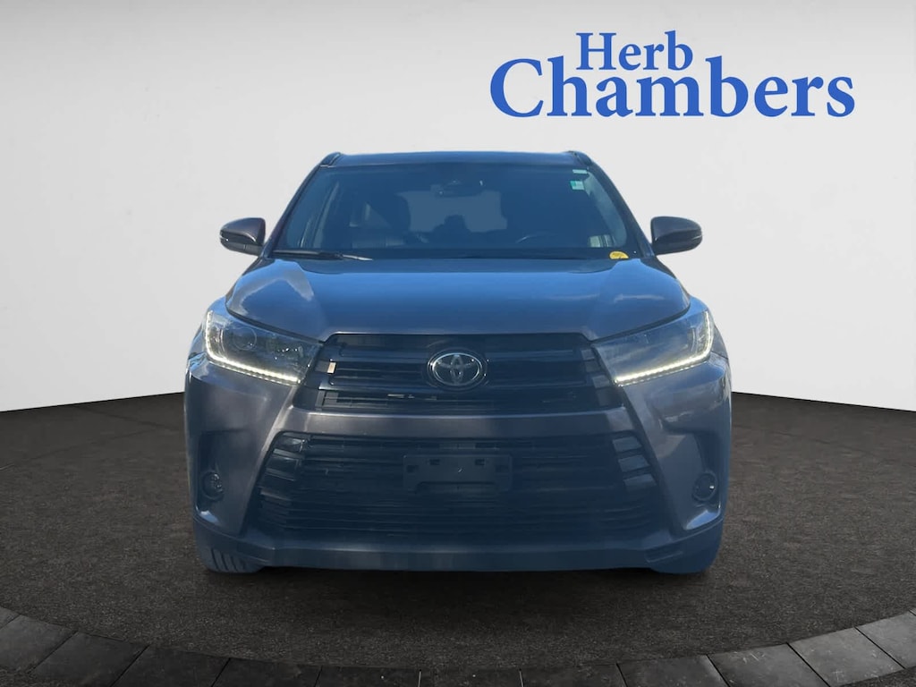 Used 2019 Toyota Highlander SE SUV