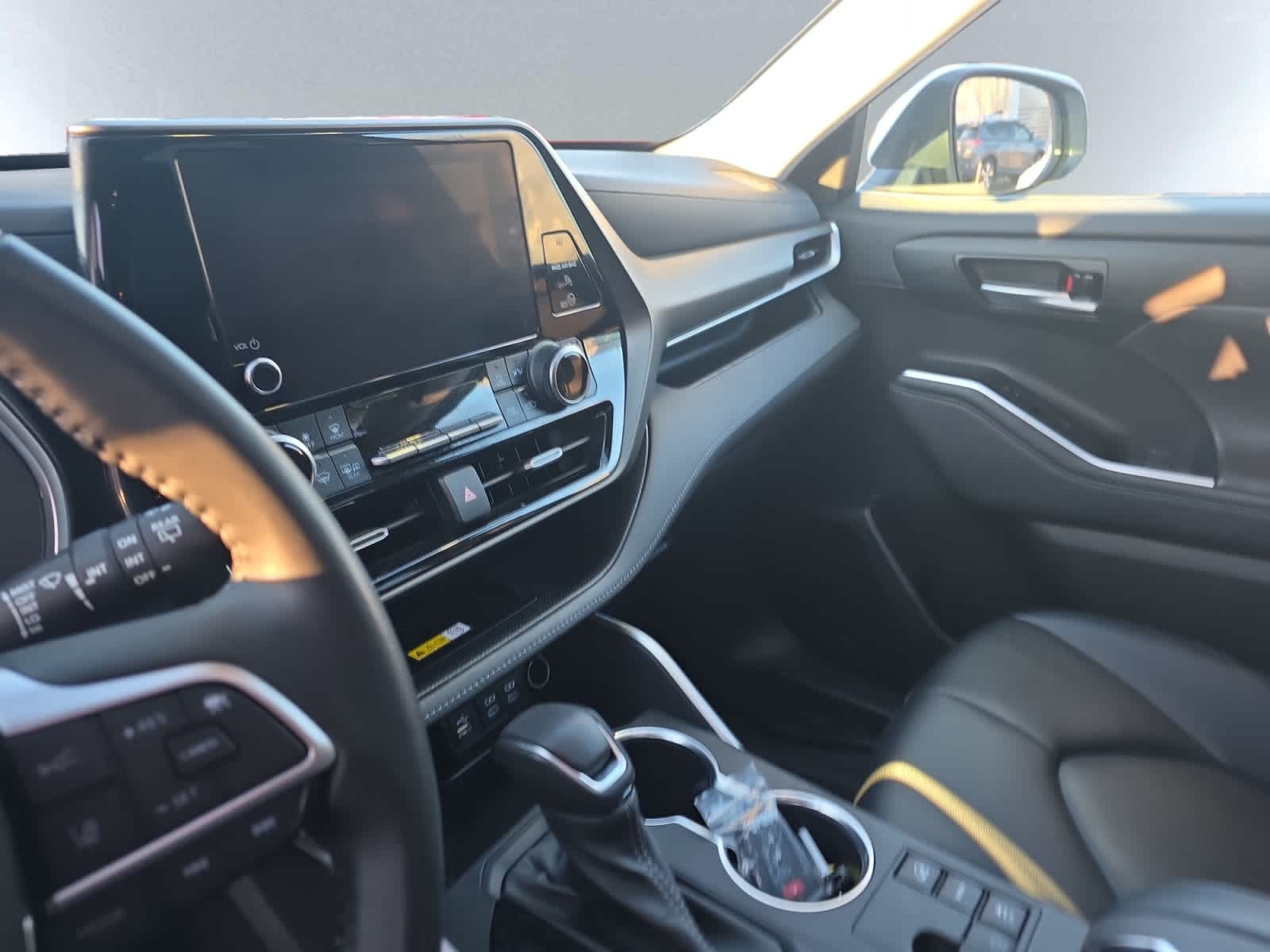 used 2023 Toyota Highlander car, priced at $39,998