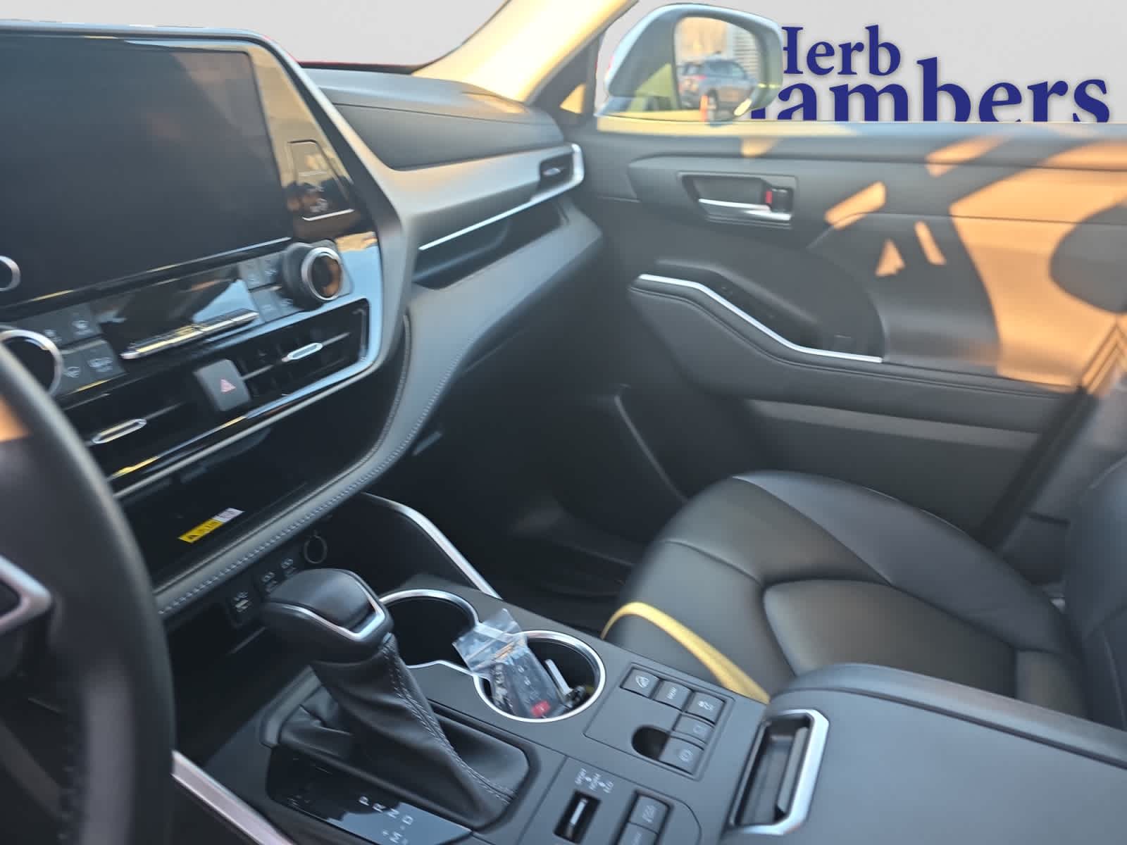 used 2023 Toyota Highlander car, priced at $39,998