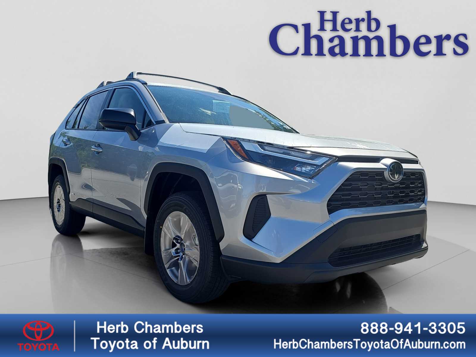 2025 Toyota RAV4 LE's photo