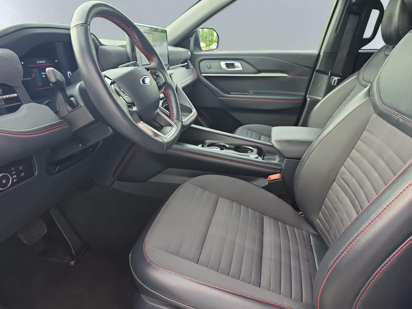 used 2025 Ford Explorer car, priced at $40,998