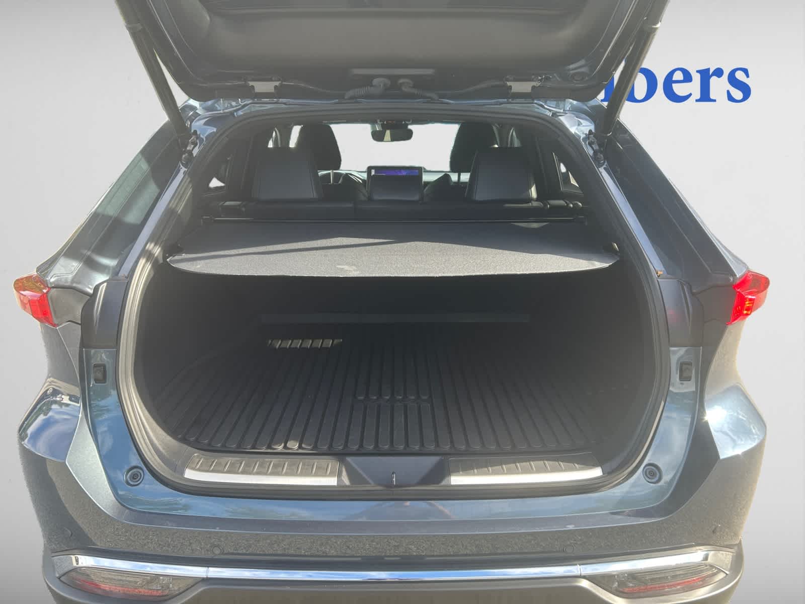 2023 Toyota Venza XLE photo 4