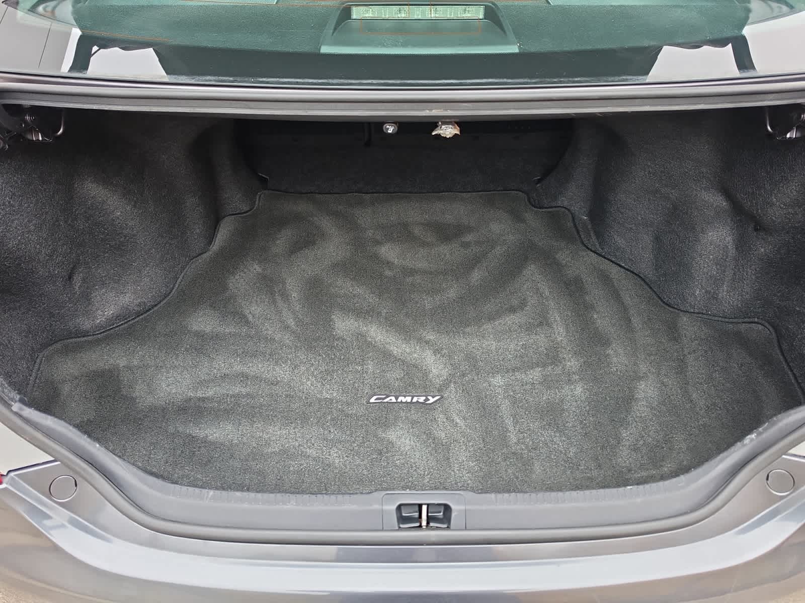 Used 2014 Toyota Camry SE Sedan