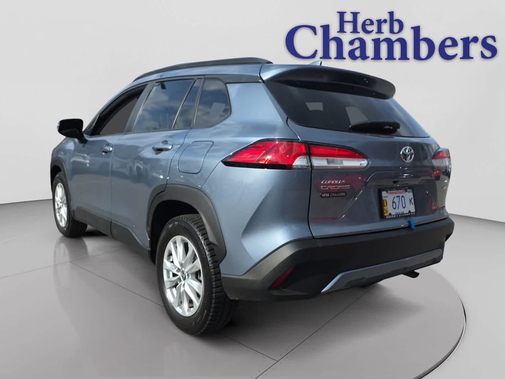 Used 2024 Toyota Corolla Cross LE SUV