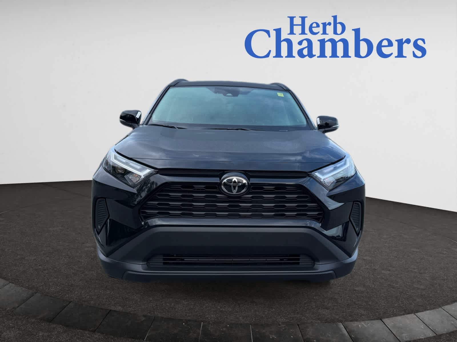 2025 Toyota RAV4 XLE photo 2