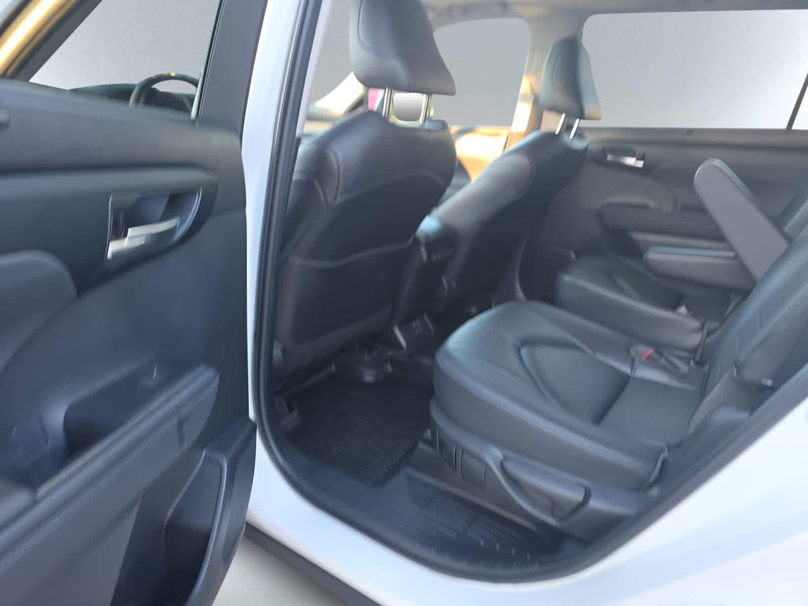 used 2023 Toyota Highlander car, priced at $39,998