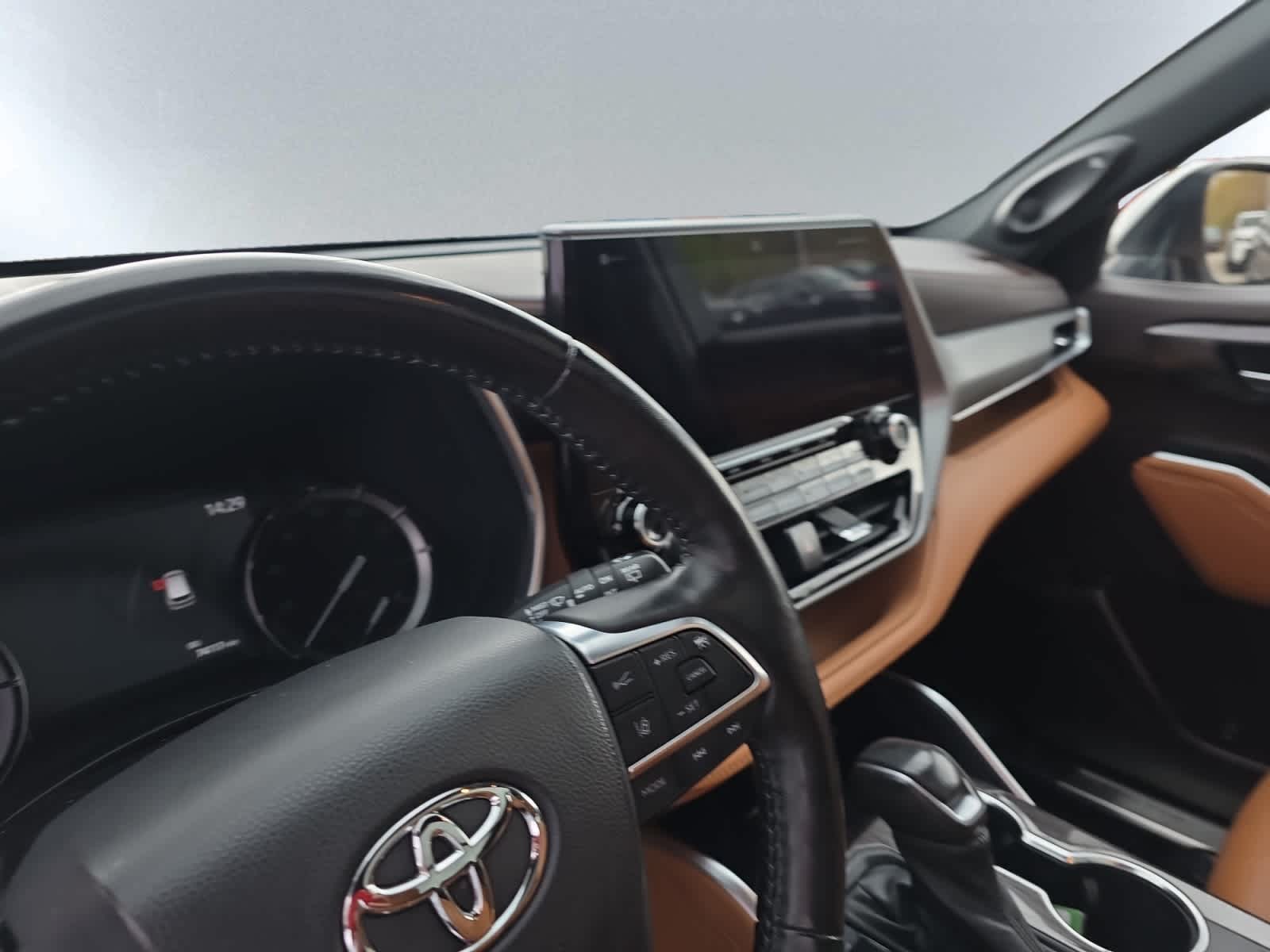 used 2021 Toyota Highlander car, priced at $35,998