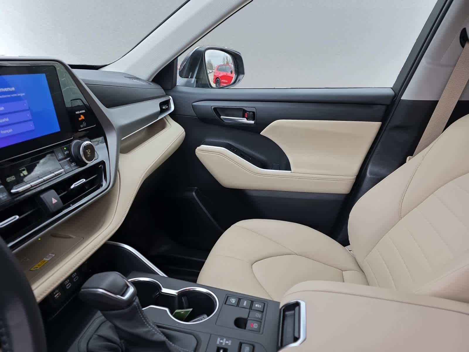 used 2023 Toyota Highlander car, priced at $43,998