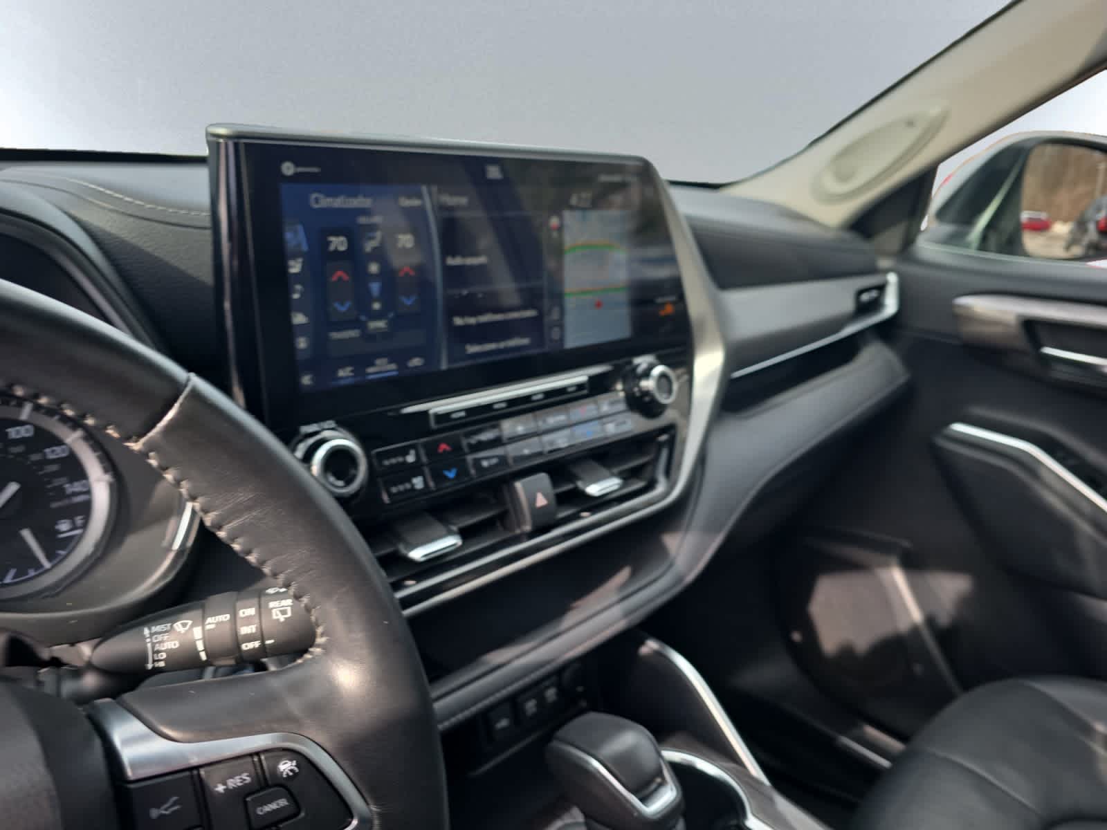 used 2021 Toyota Highlander car, priced at $42,998