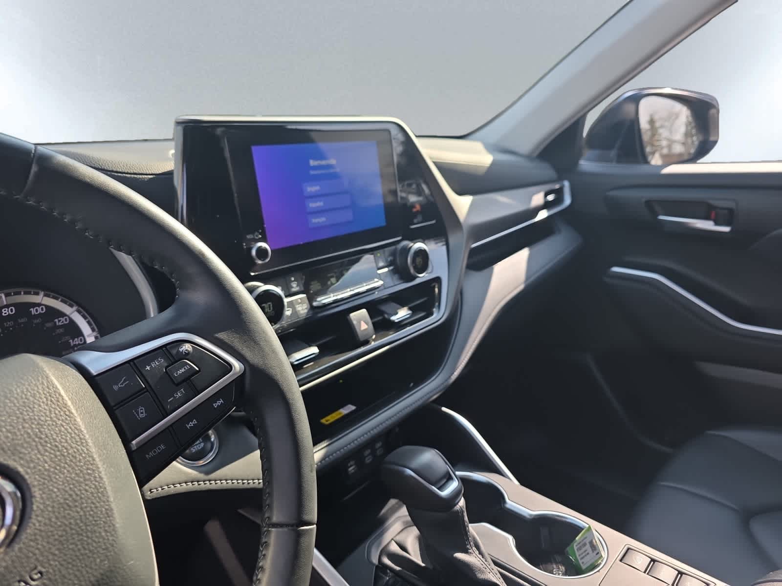 used 2023 Toyota Highlander car, priced at $39,998