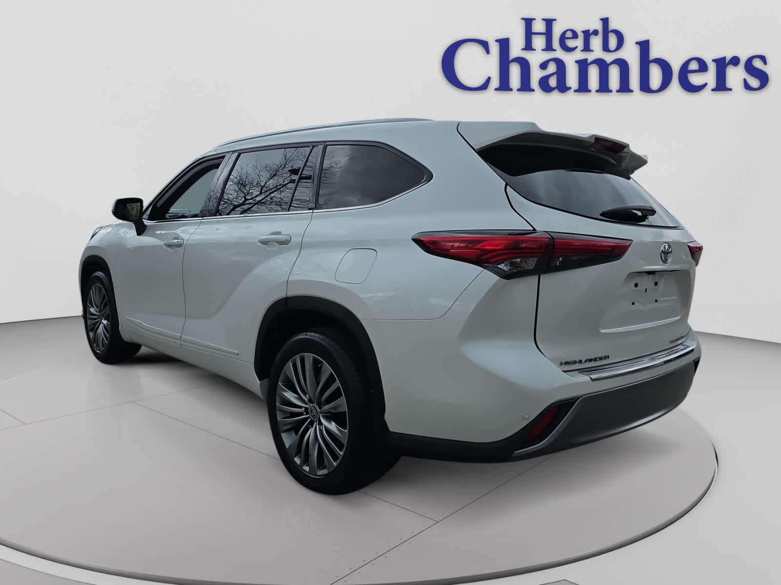 used 2021 Toyota Highlander car, priced at $35,998