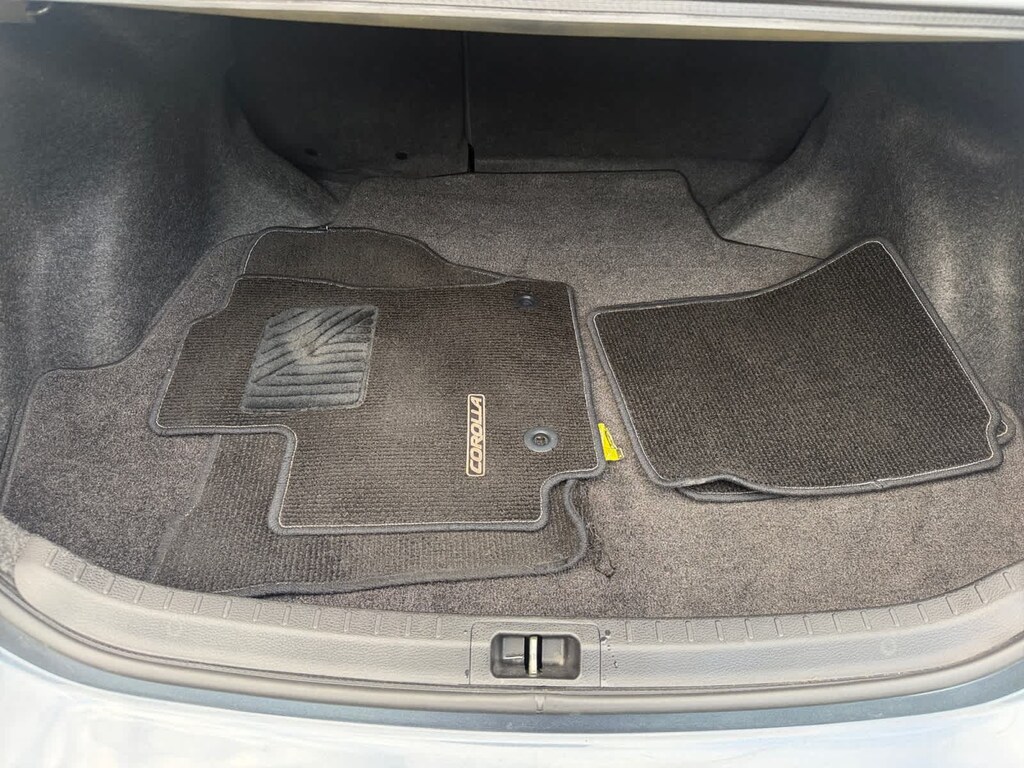 Used 2017 Toyota Corolla LE Sedan