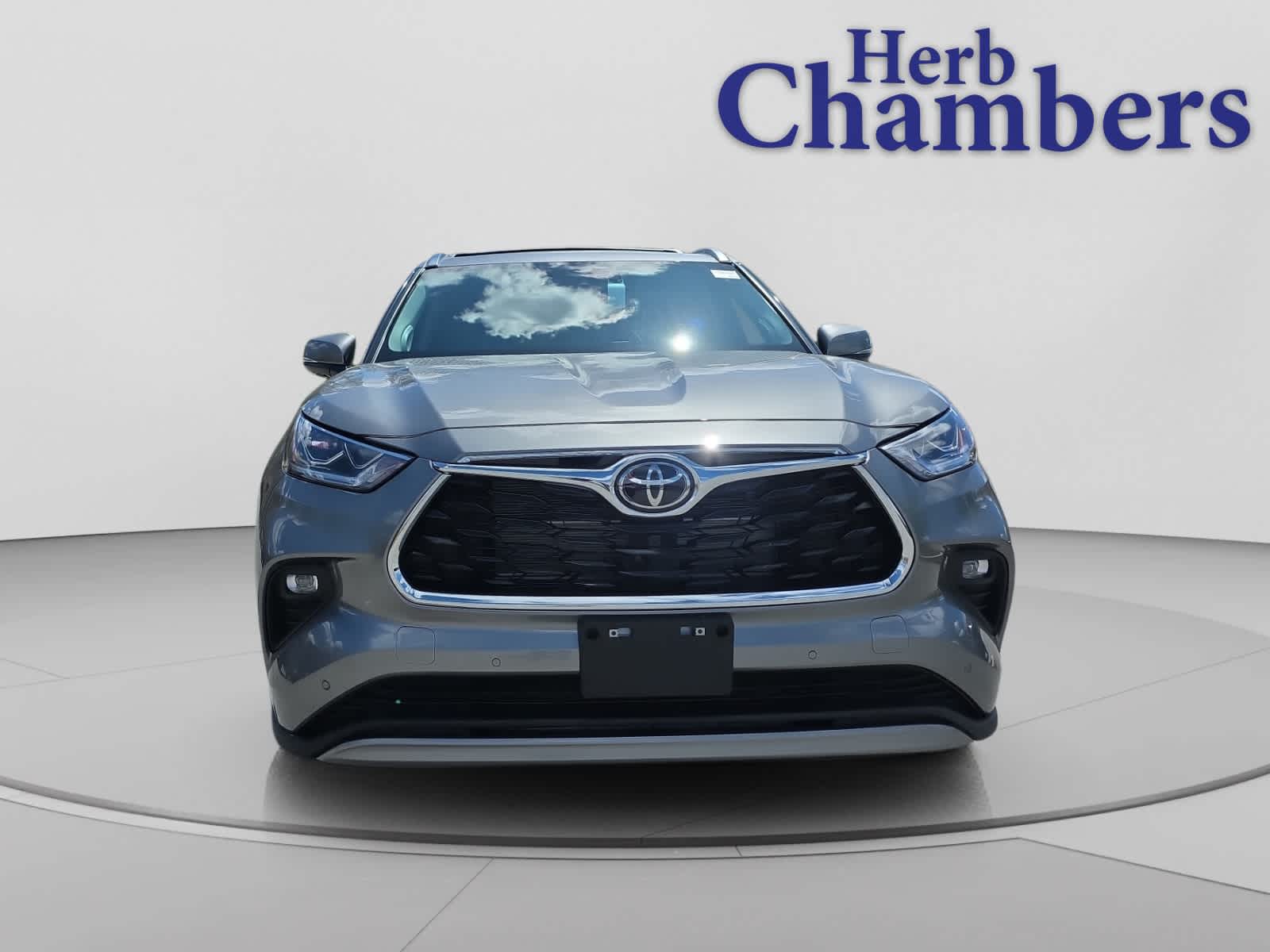 new 2026 Toyota Highlander Hybrid car, priced at $59,152