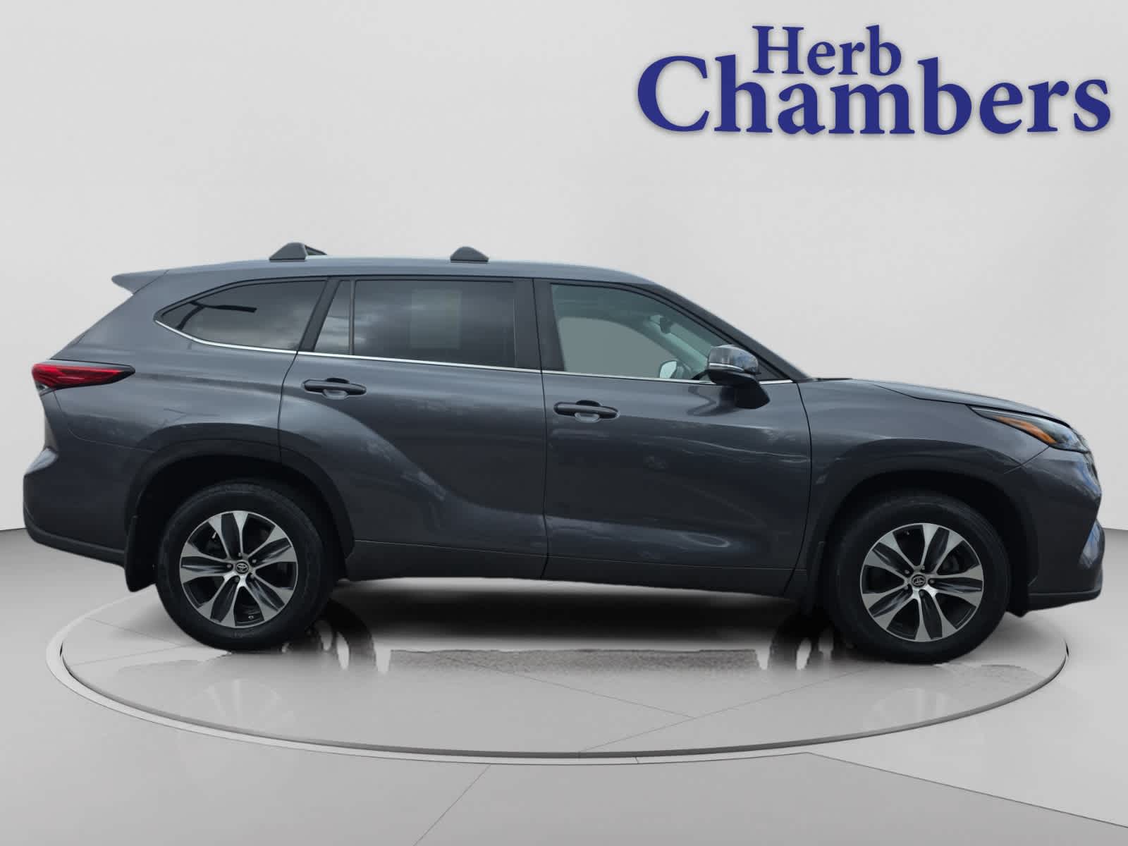 used 2023 Toyota Highlander car, priced at $37,998