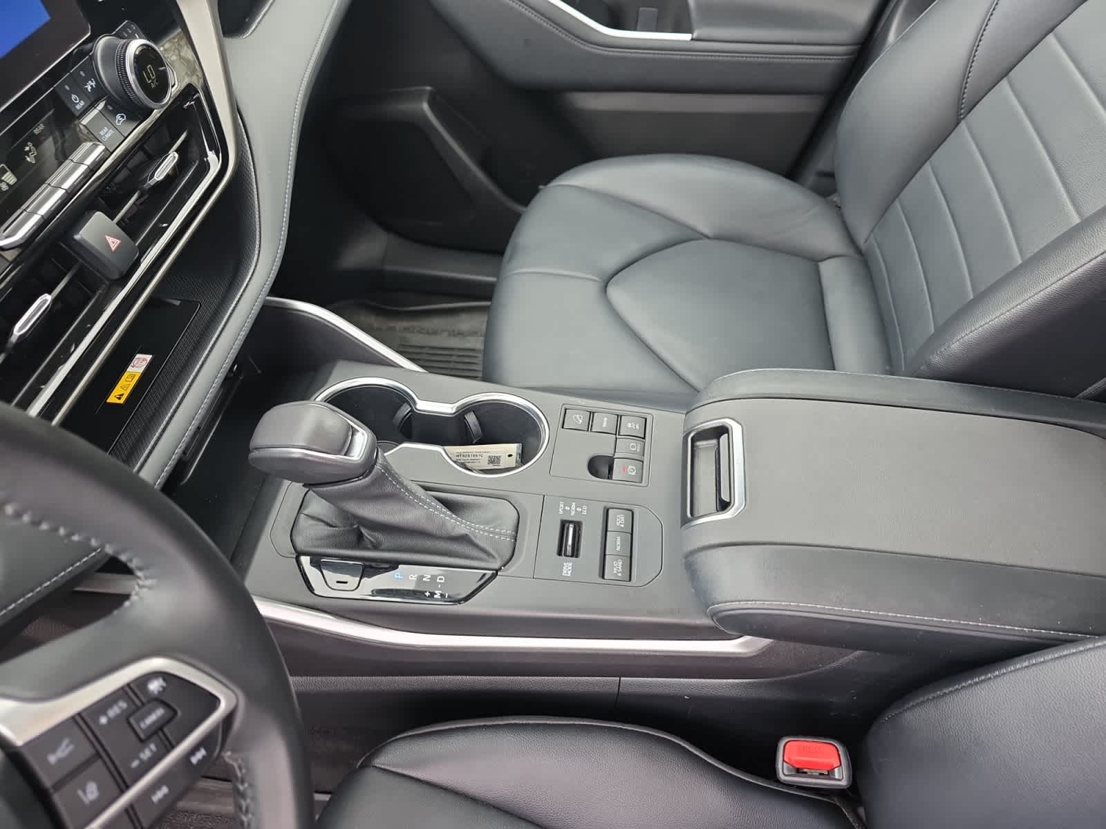 used 2023 Toyota Highlander car, priced at $37,998