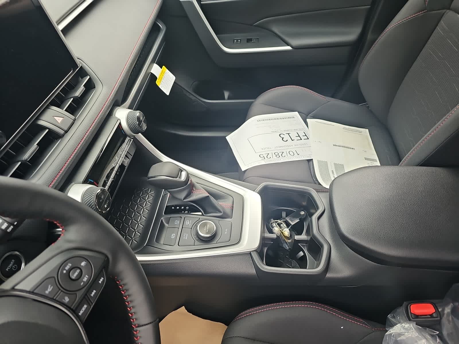 2025 Toyota Rav4 Plug-In Hybrid - Photo 16