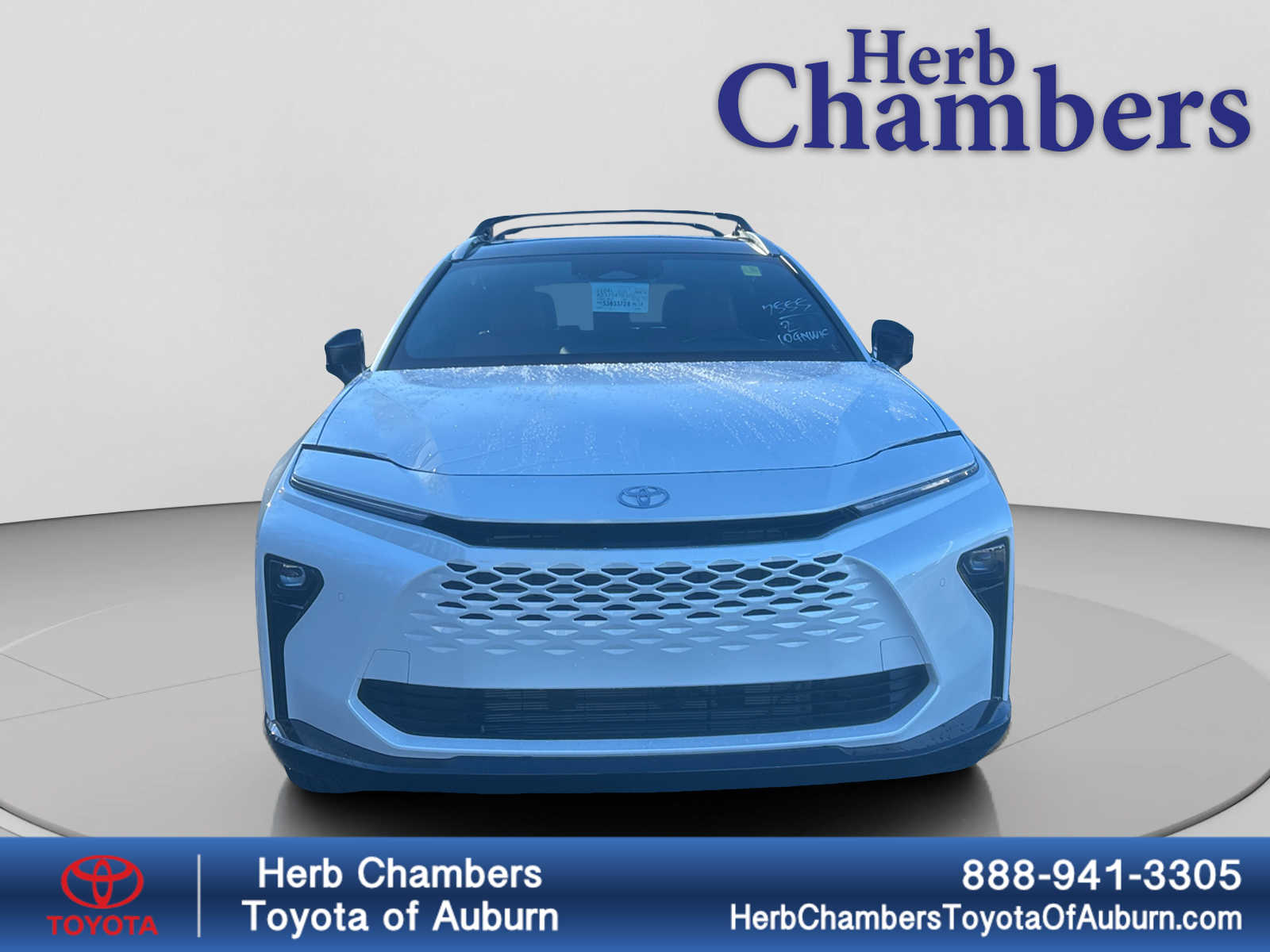 2025 Toyota Crown Signia Limited's photo