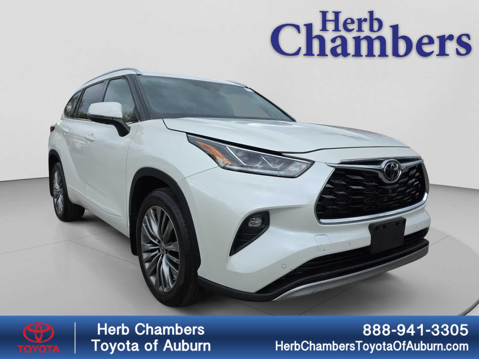 used 2021 Toyota Highlander car, priced at $35,998