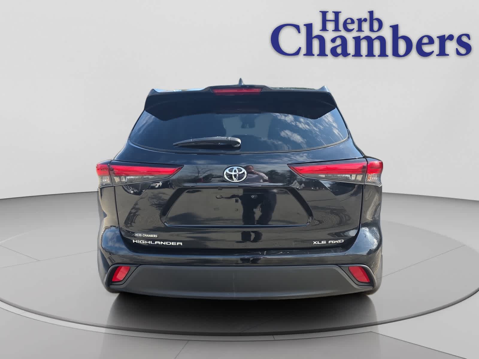 used 2023 Toyota Highlander car, priced at $39,998