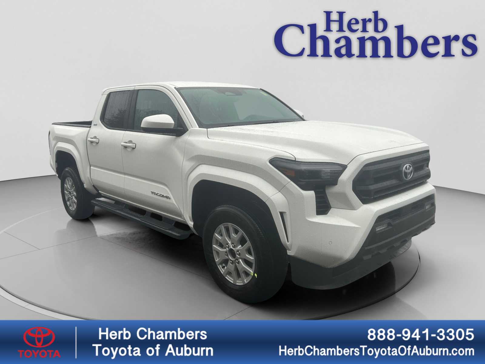 2025 Toyota Tacoma SR5's photo