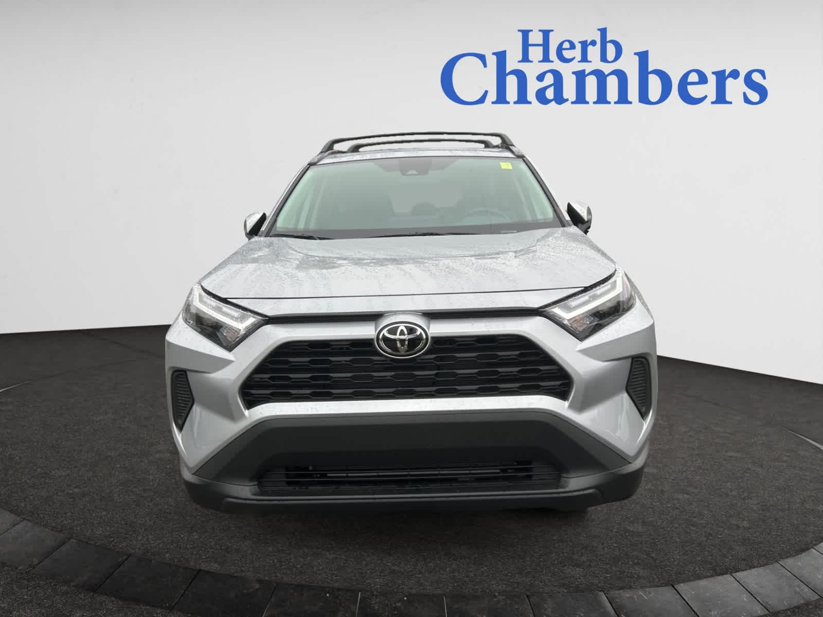 2025 Toyota RAV4 XLE photo 2