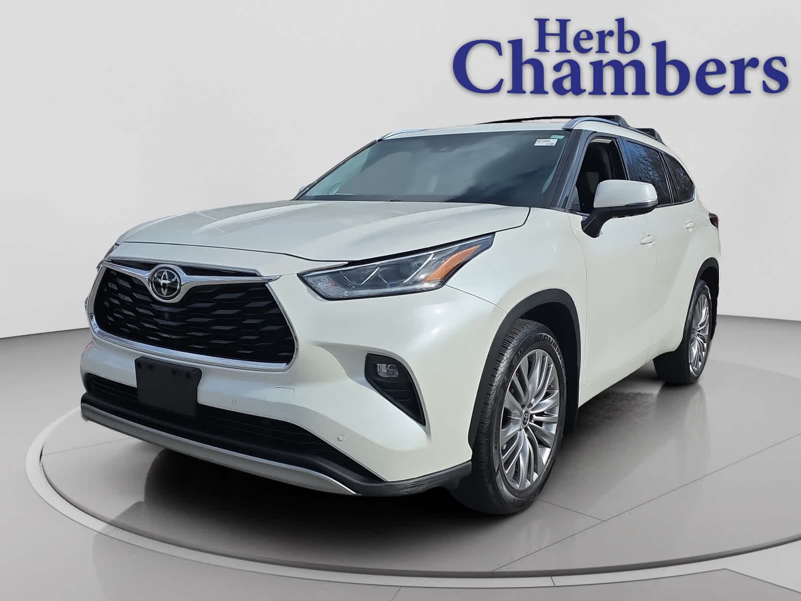 used 2021 Toyota Highlander car, priced at $42,998