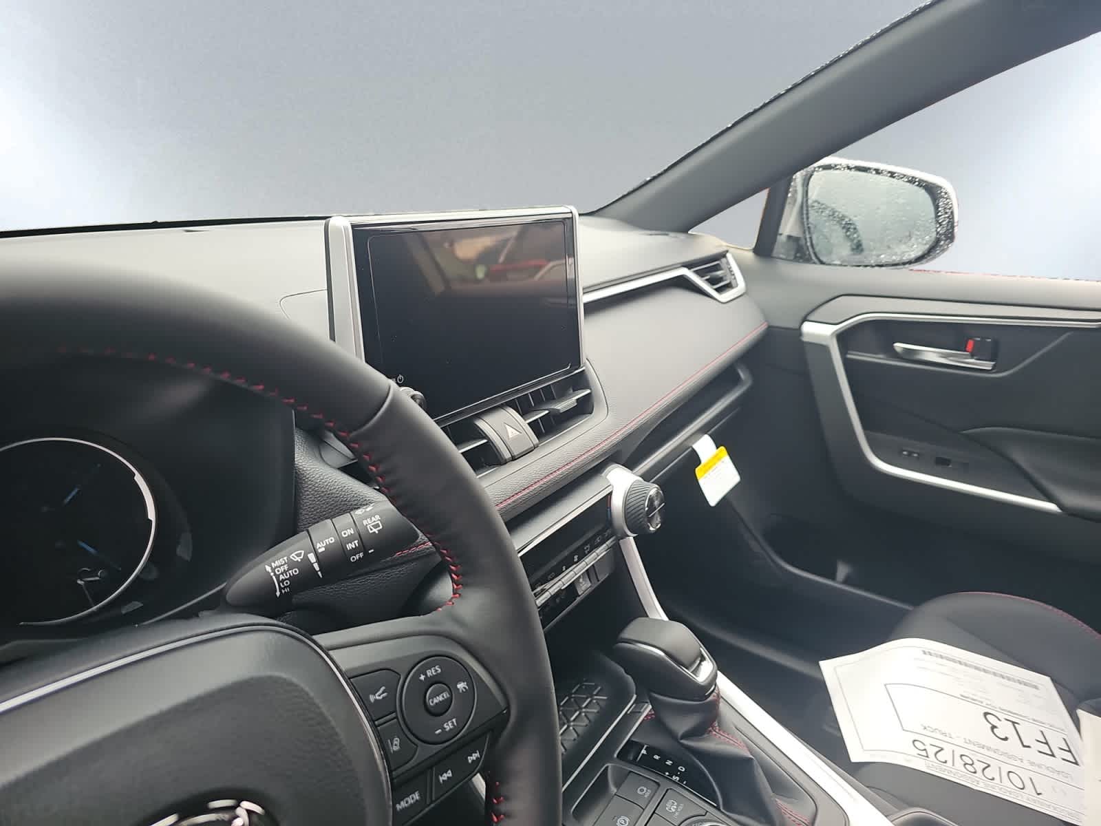 2025 Toyota Rav4 Plug-In Hybrid - Photo 14