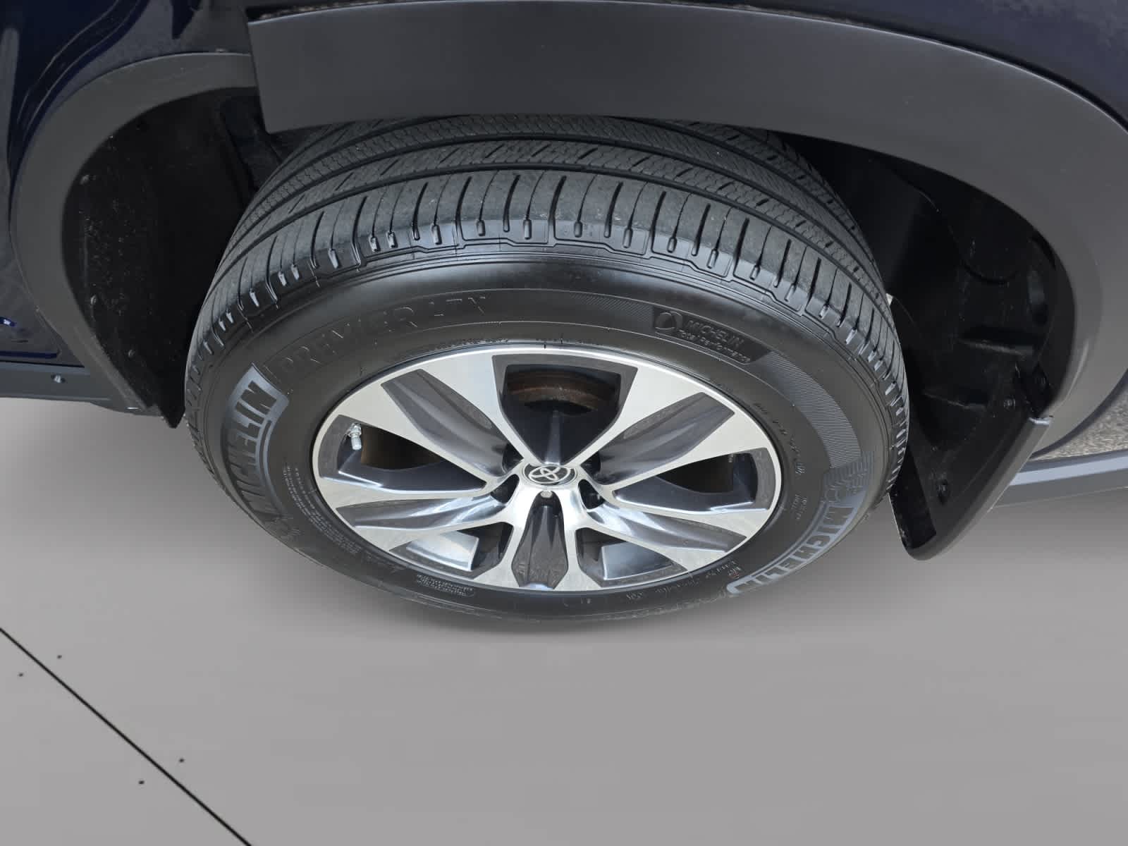 used 2023 Toyota Highlander car, priced at $43,998