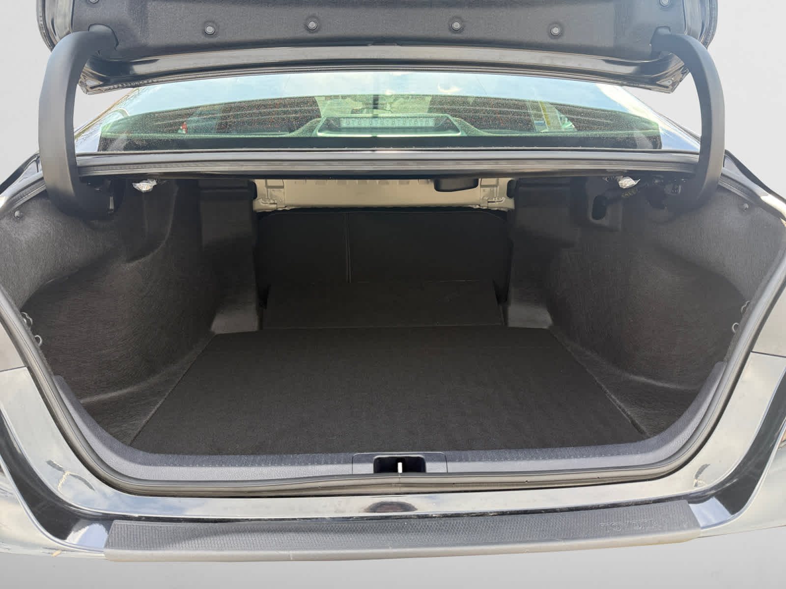 2024 Toyota Camry SE photo 4