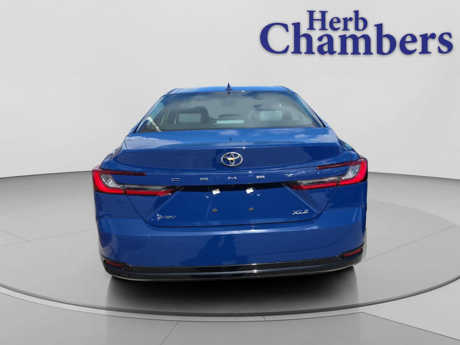 2026 Toyota Camry XLE - Photo 10