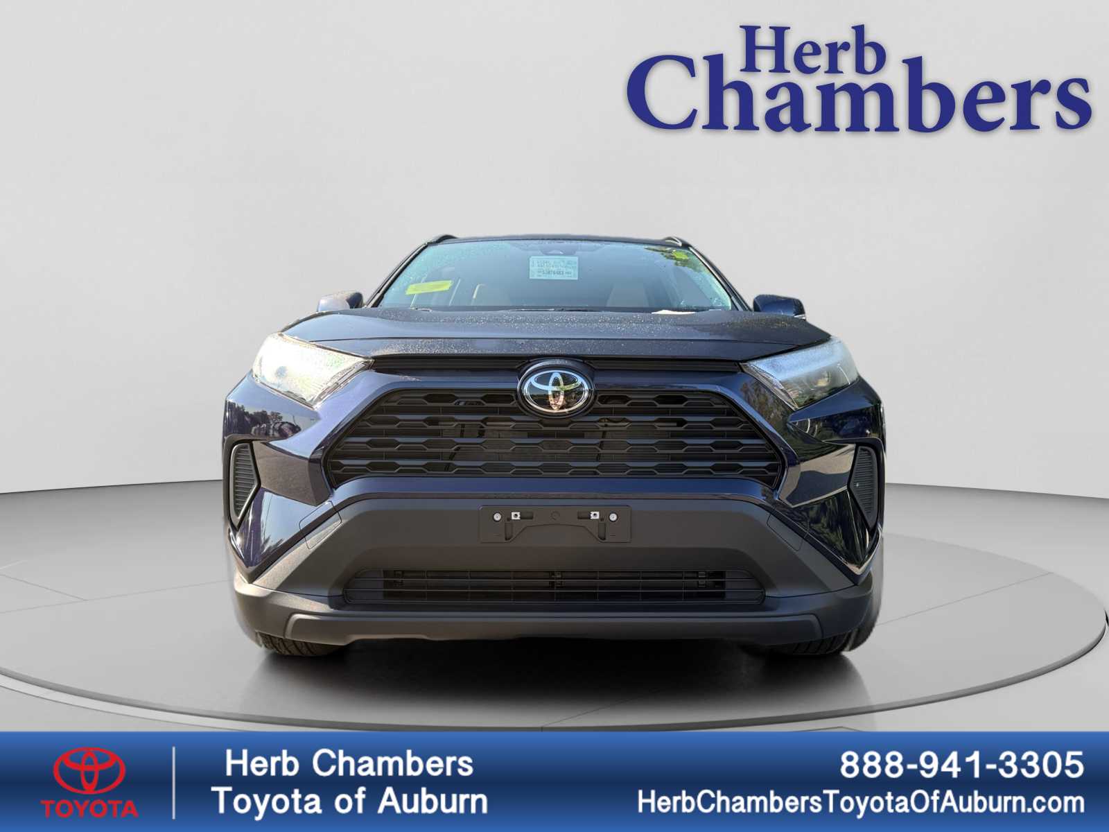 2025 Toyota RAV4 XLE's photo