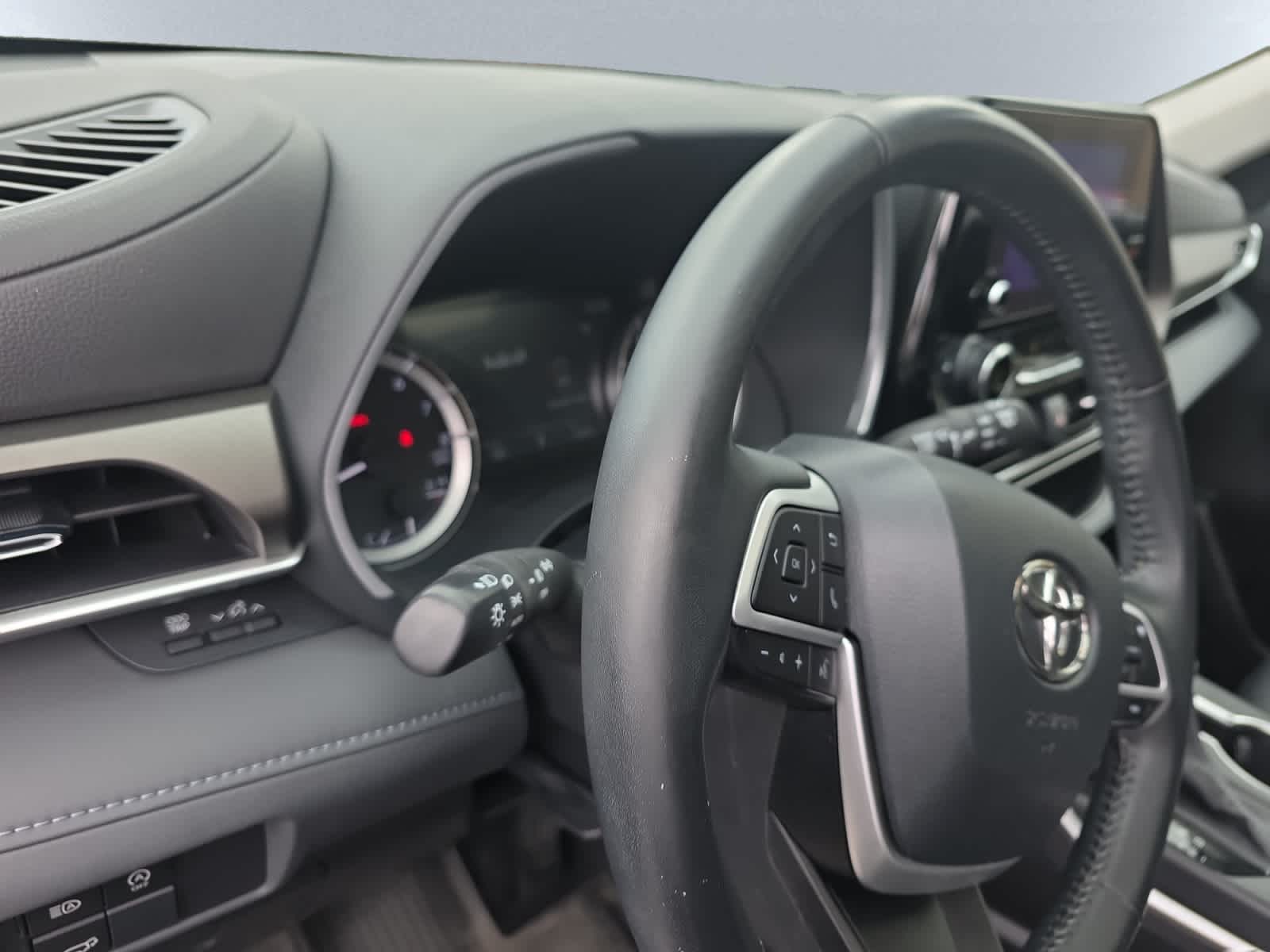used 2023 Toyota Highlander car, priced at $37,998
