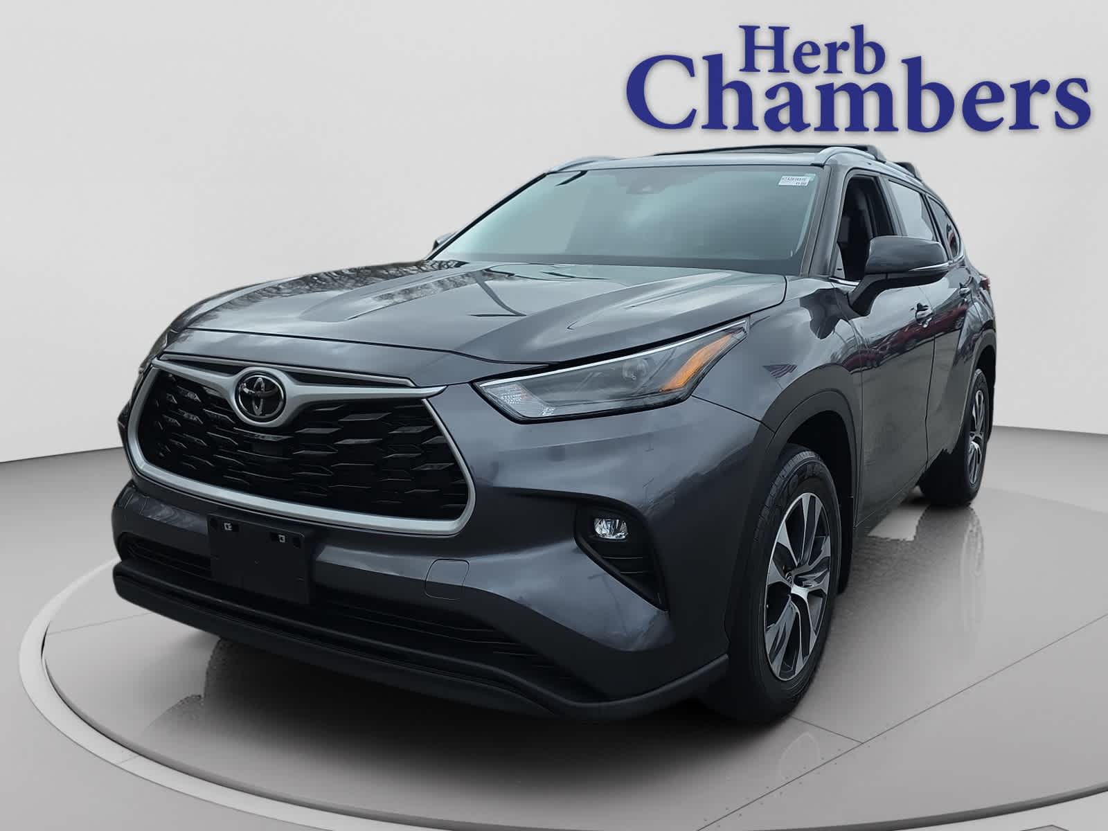 used 2023 Toyota Highlander car, priced at $37,998