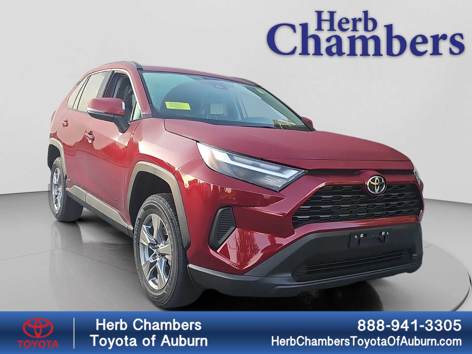 2025 Toyota RAV4 XLE's photo