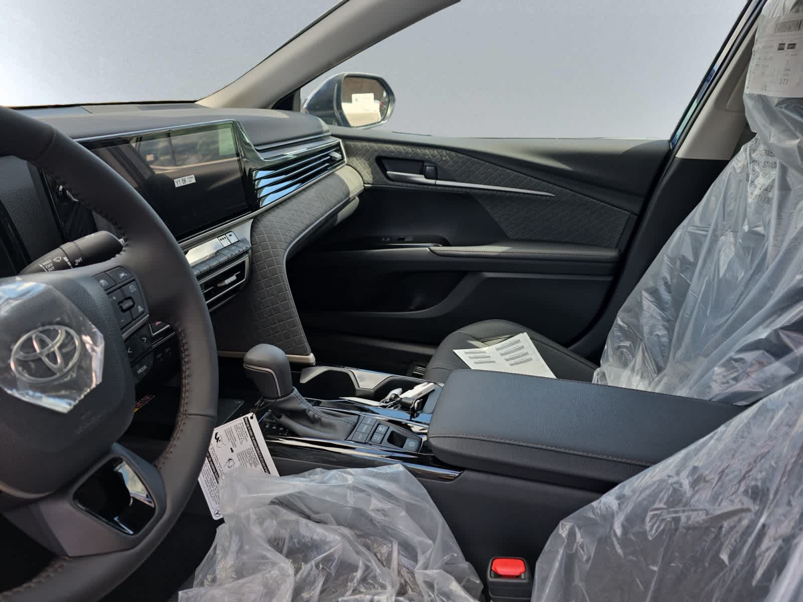 2026 Toyota Camry XLE - Photo 12
