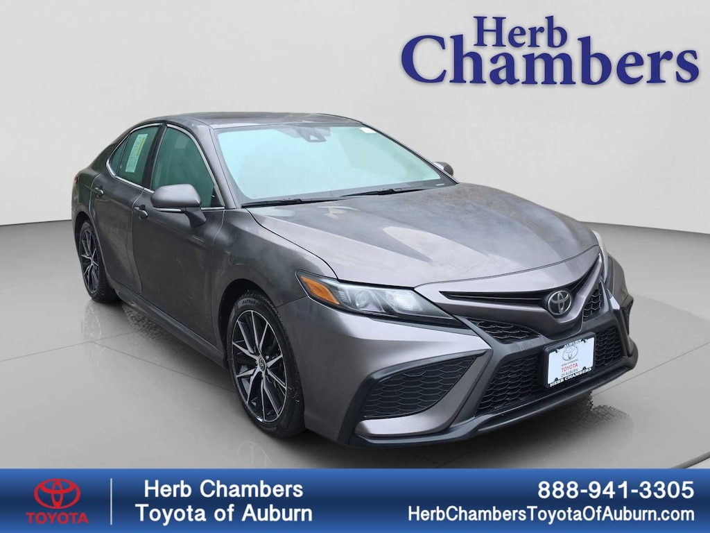 Used 2024 Toyota Camry SE Sedan