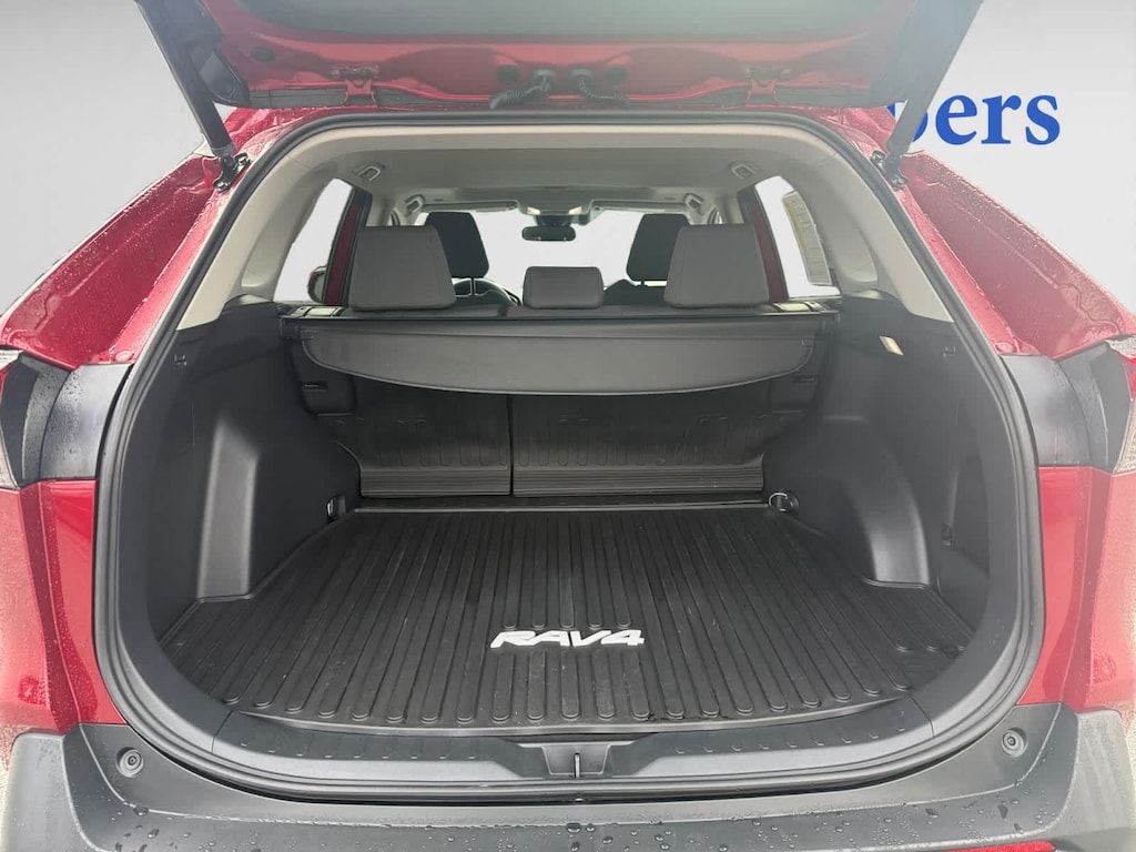 Used 2023 Toyota RAV4 XLE SUV