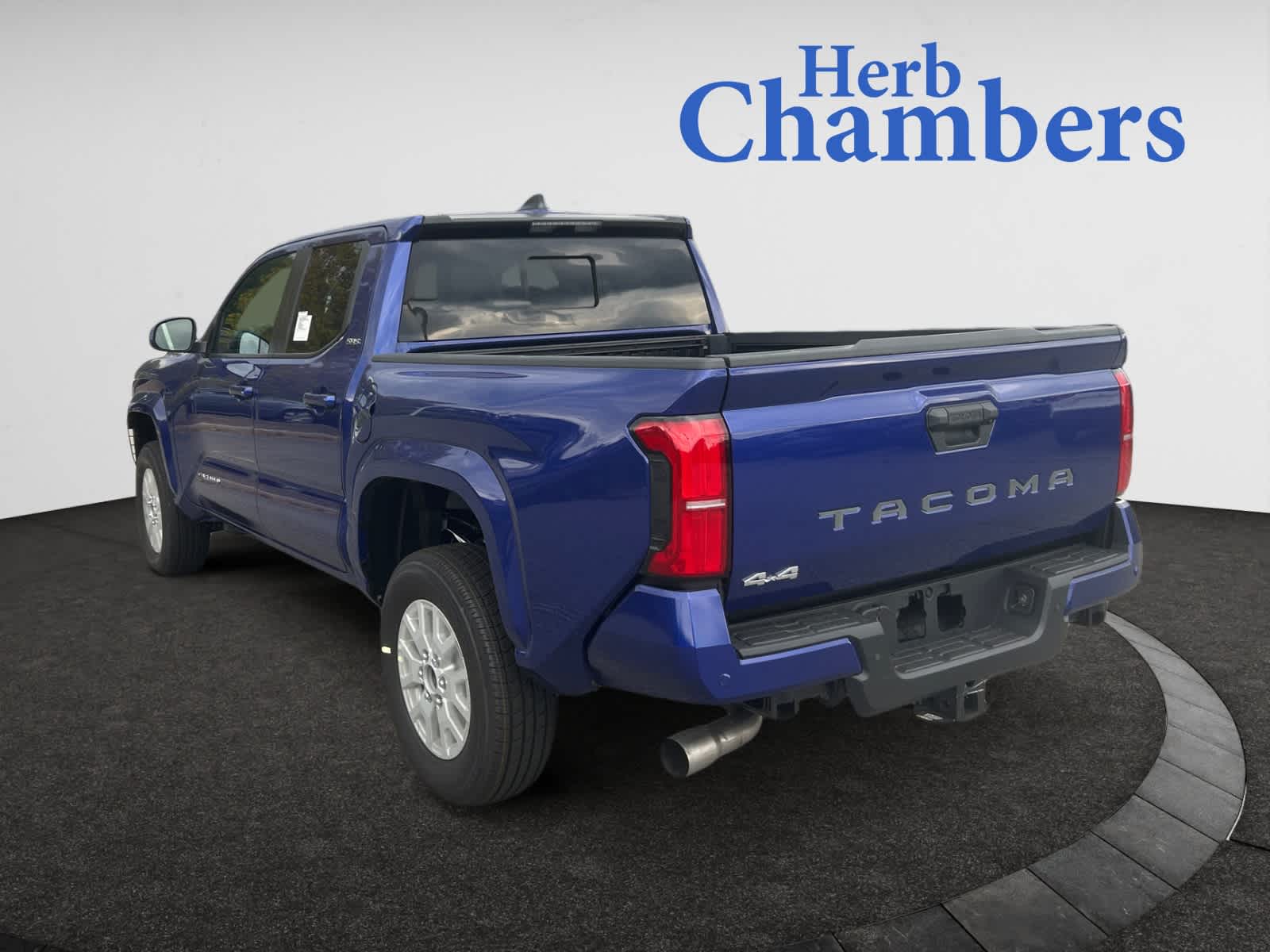 2025 Toyota Tacoma SR5 photo 3