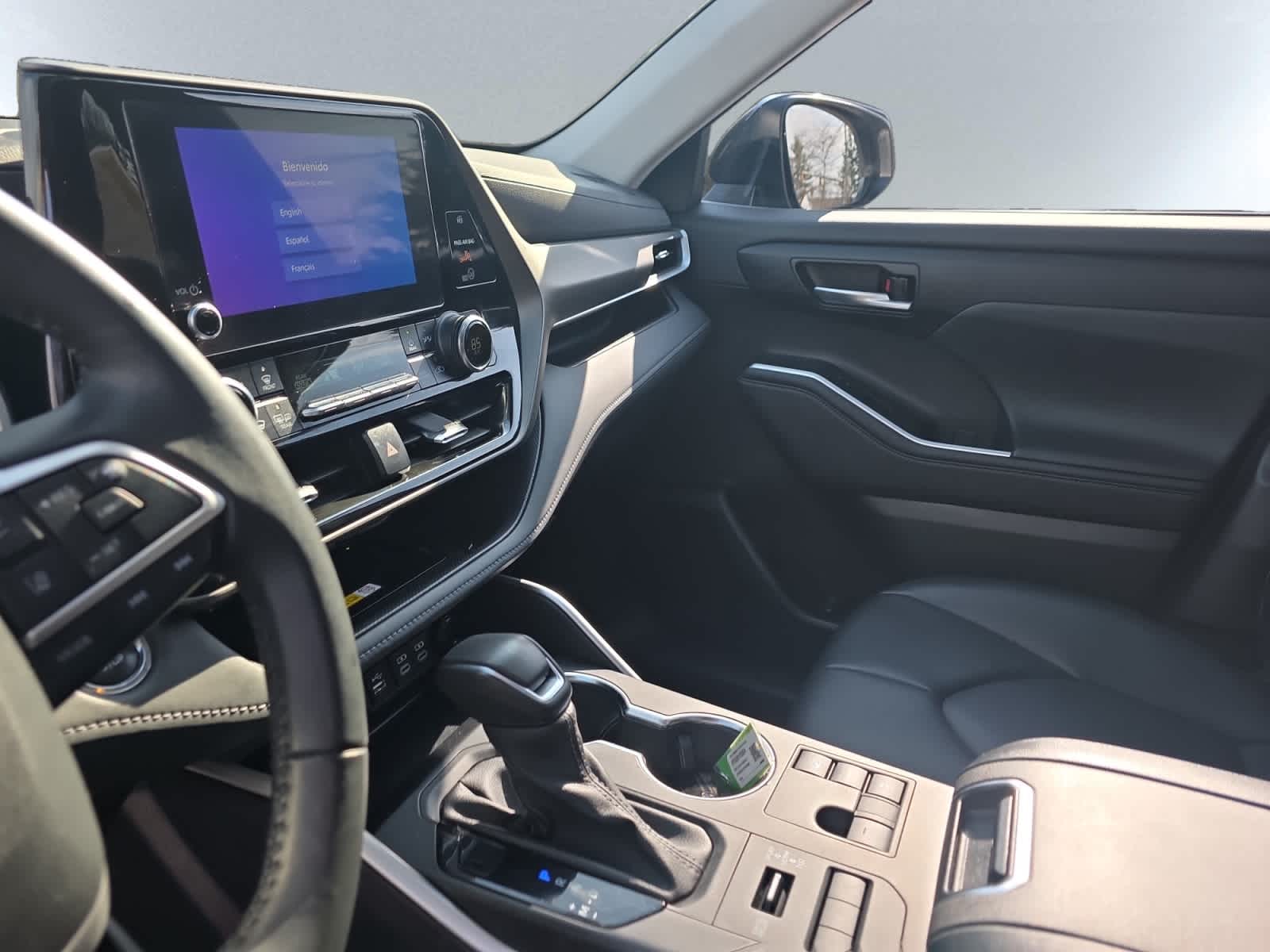 used 2023 Toyota Highlander car, priced at $39,998