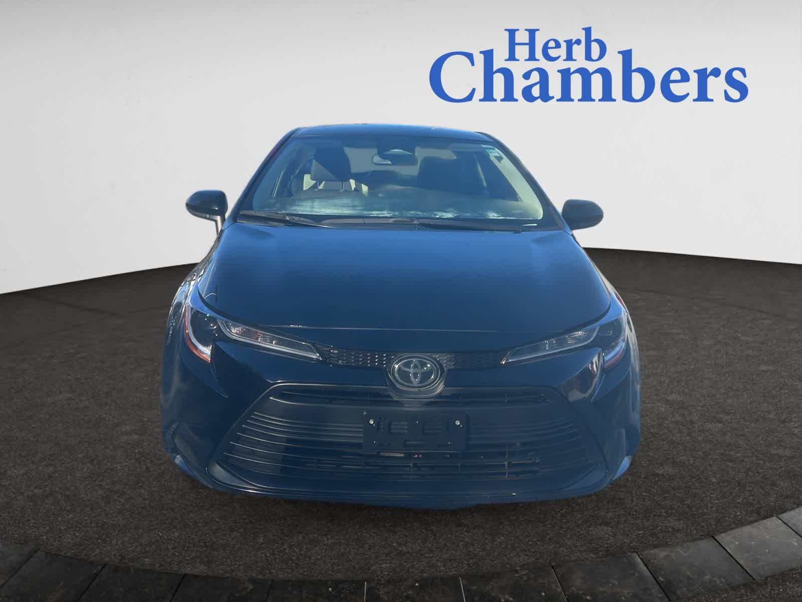 2023 Toyota Corolla LE photo 2