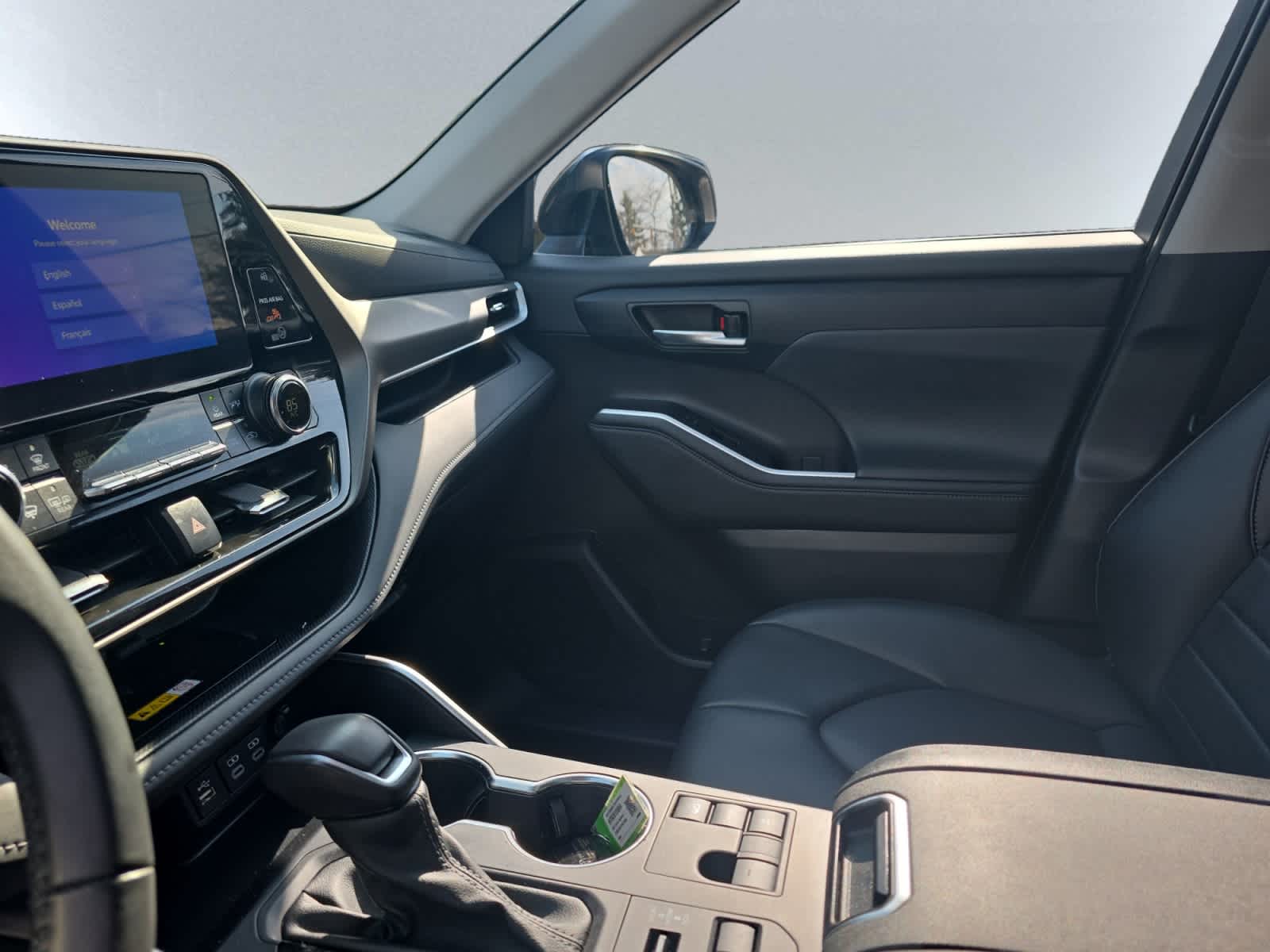 used 2023 Toyota Highlander car, priced at $39,998