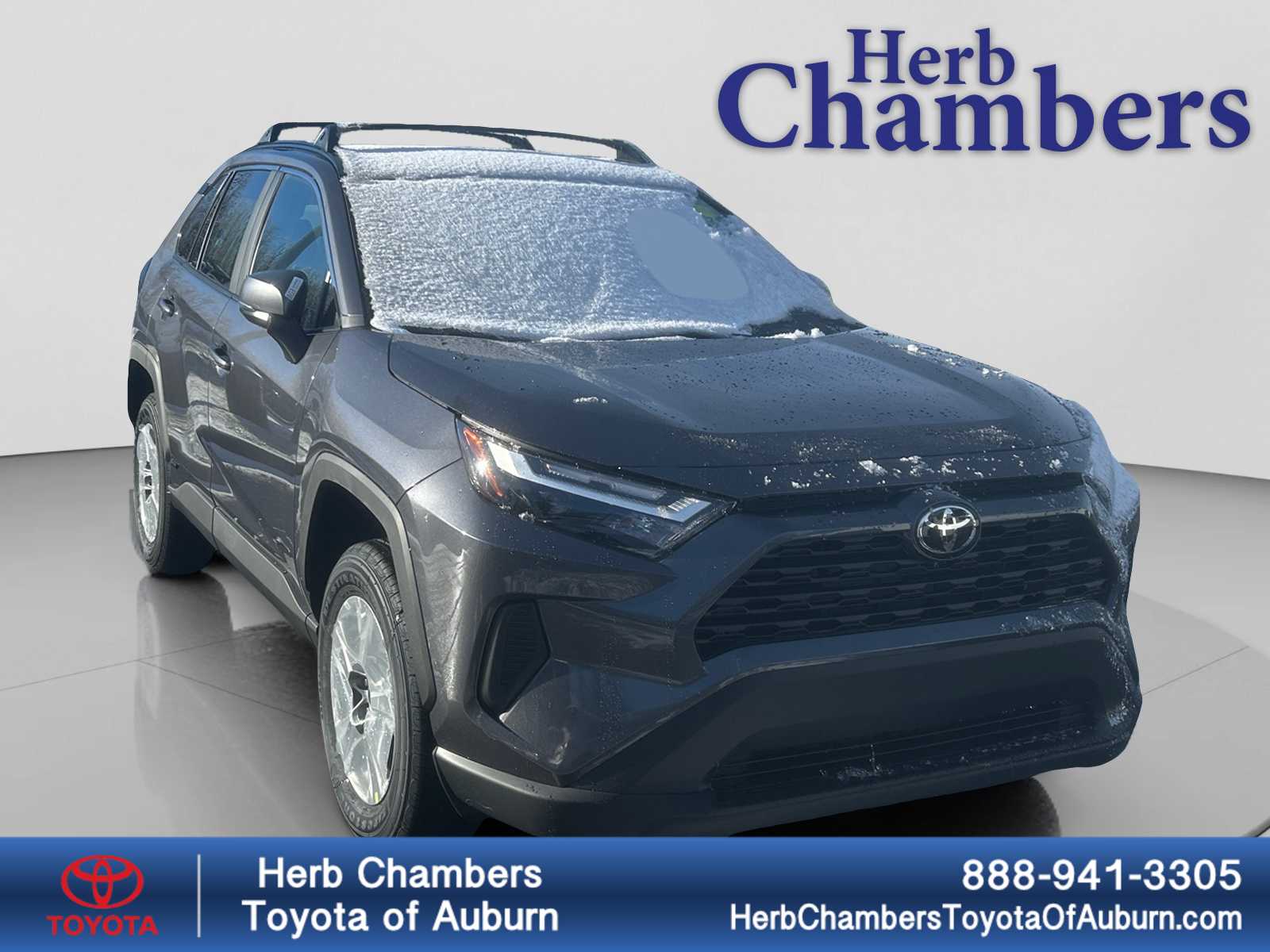 2025 Toyota RAV4 XLE's photo