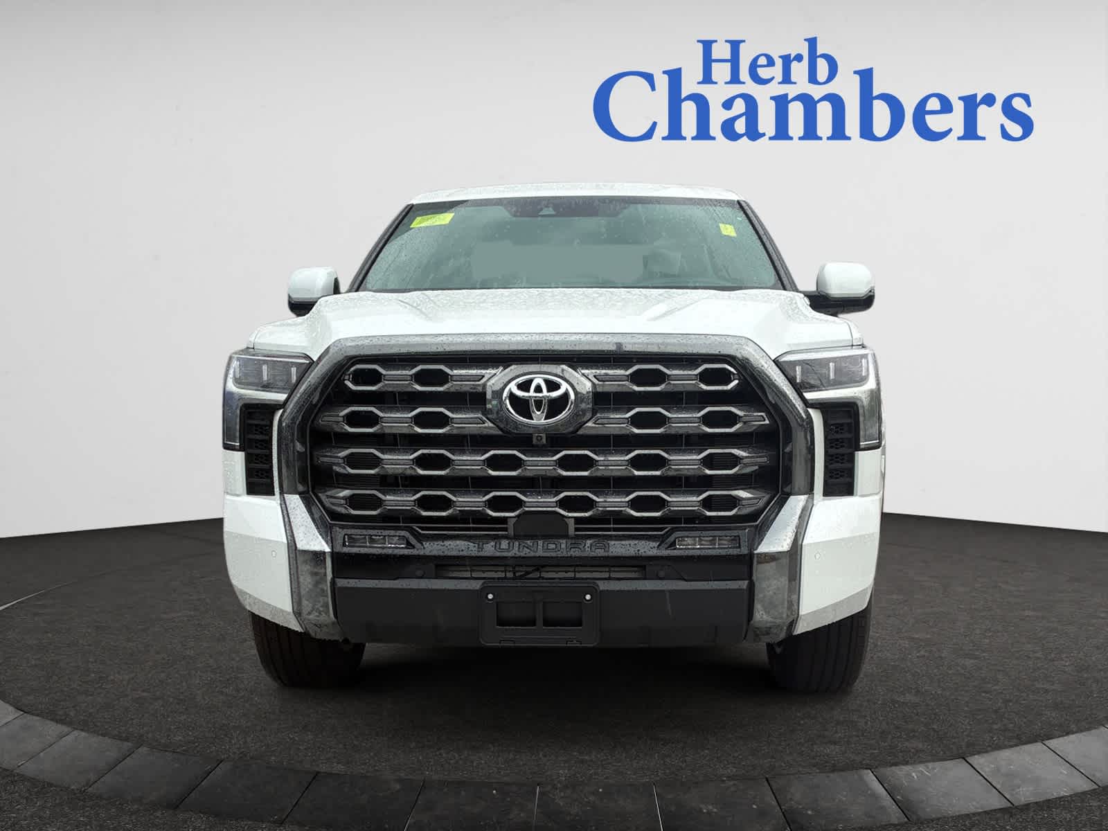 2025 Toyota Tundra Platinum photo 2